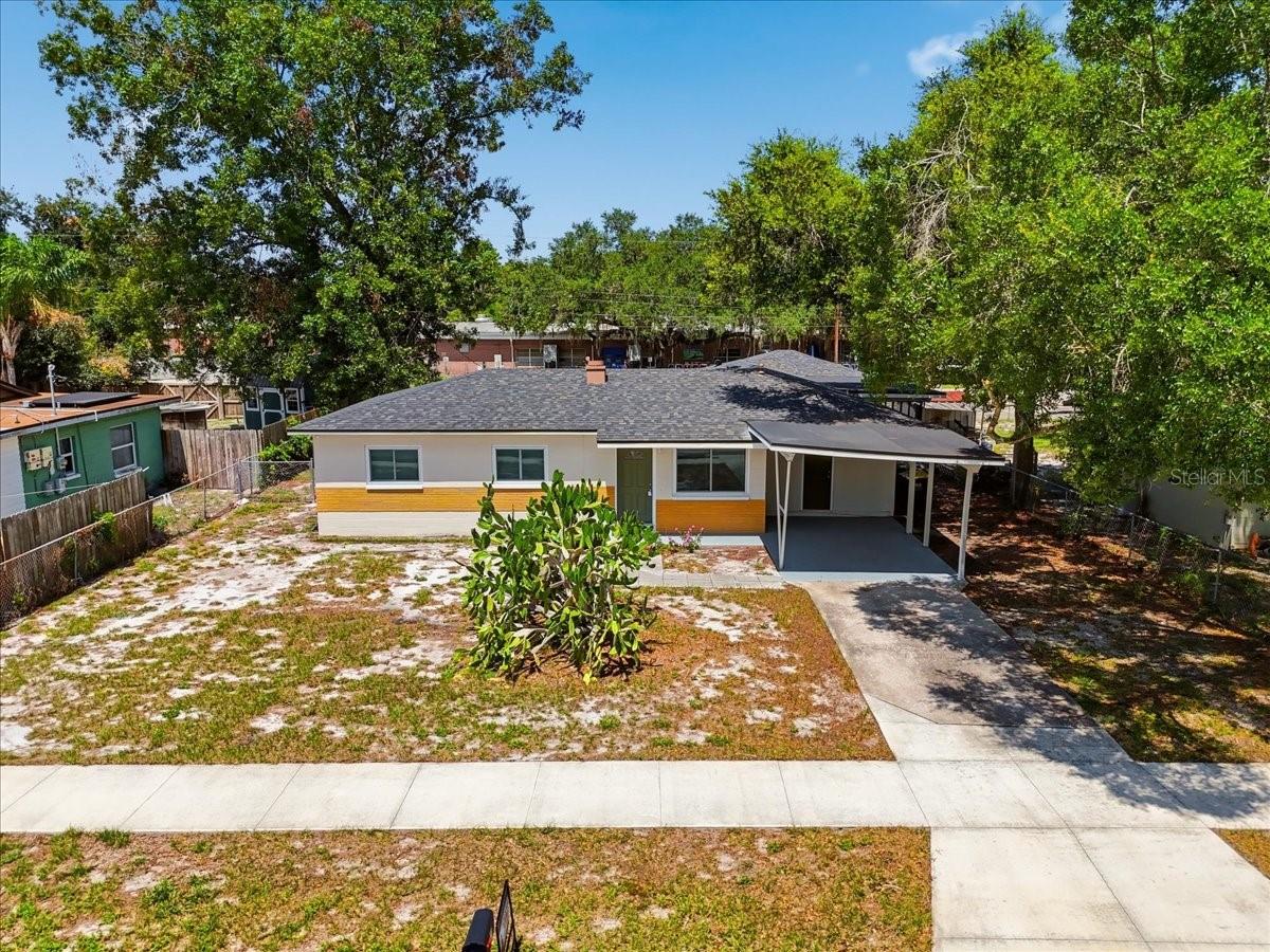 Listing photo 1 for 813 Ellerbe Way