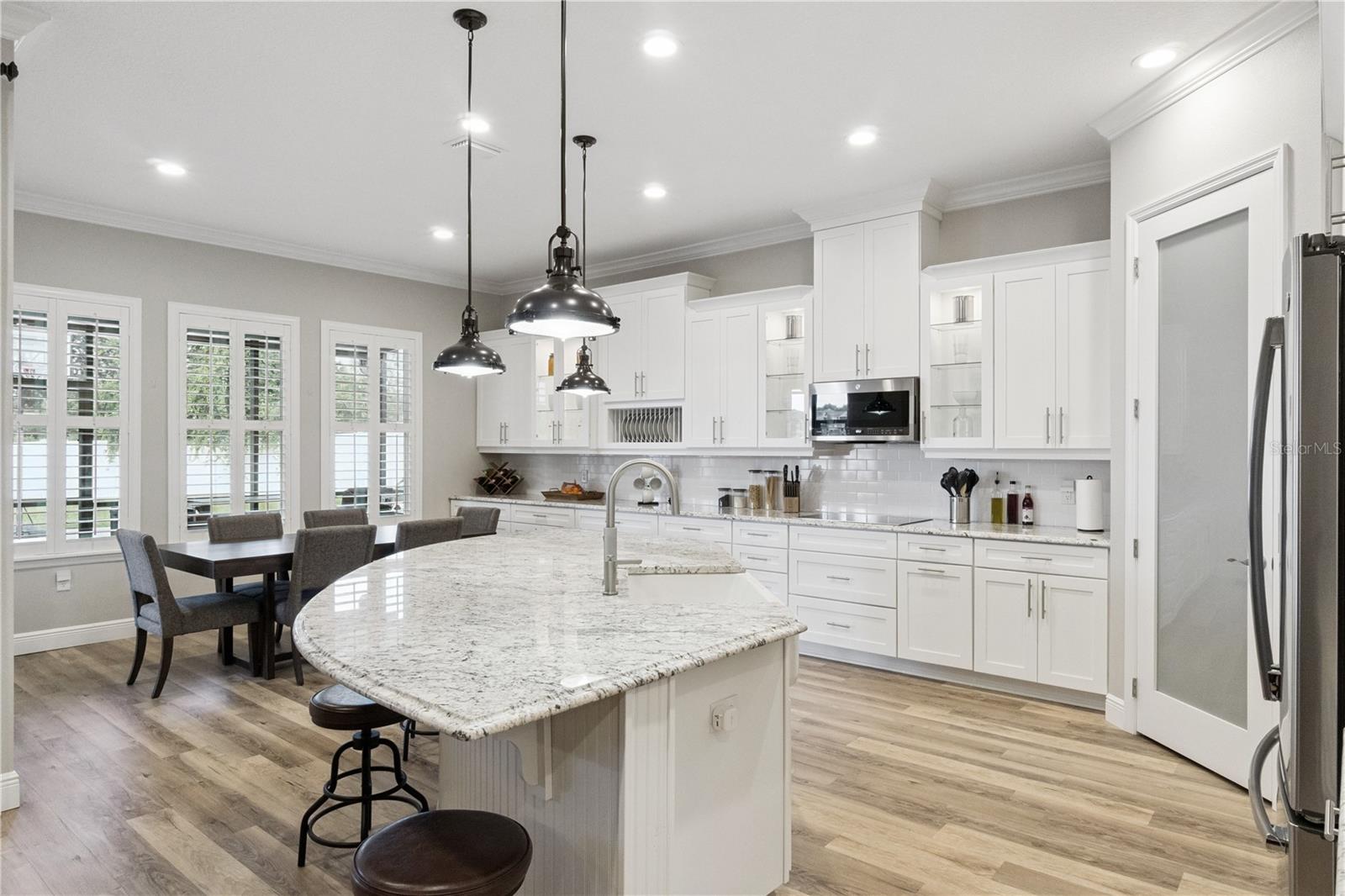 Listing photo 3 for 2336 Zaltana Cir