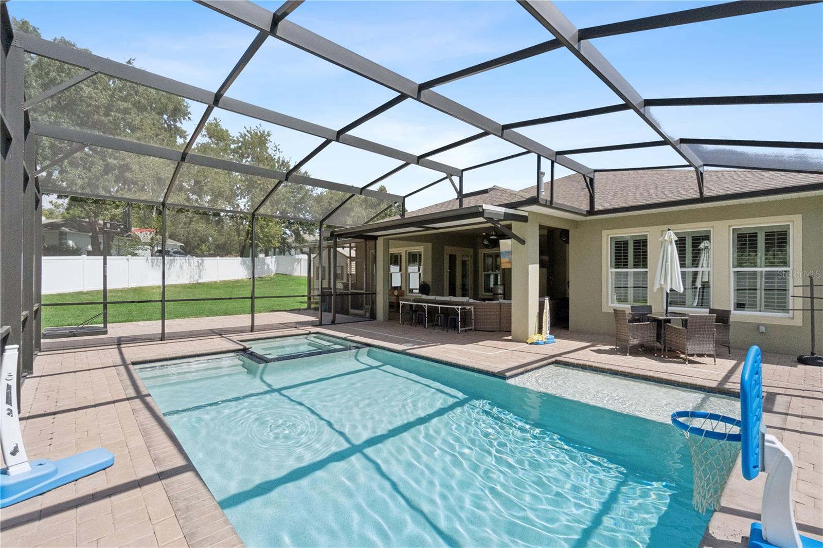 Listing photo 2 for 2336 Zaltana Cir