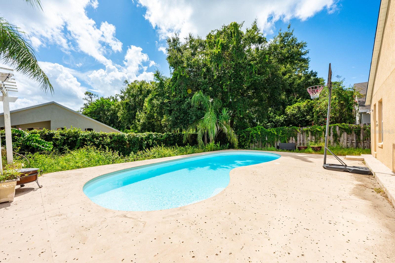 Listing photo 2 for 2551 Walnut Heights Rd