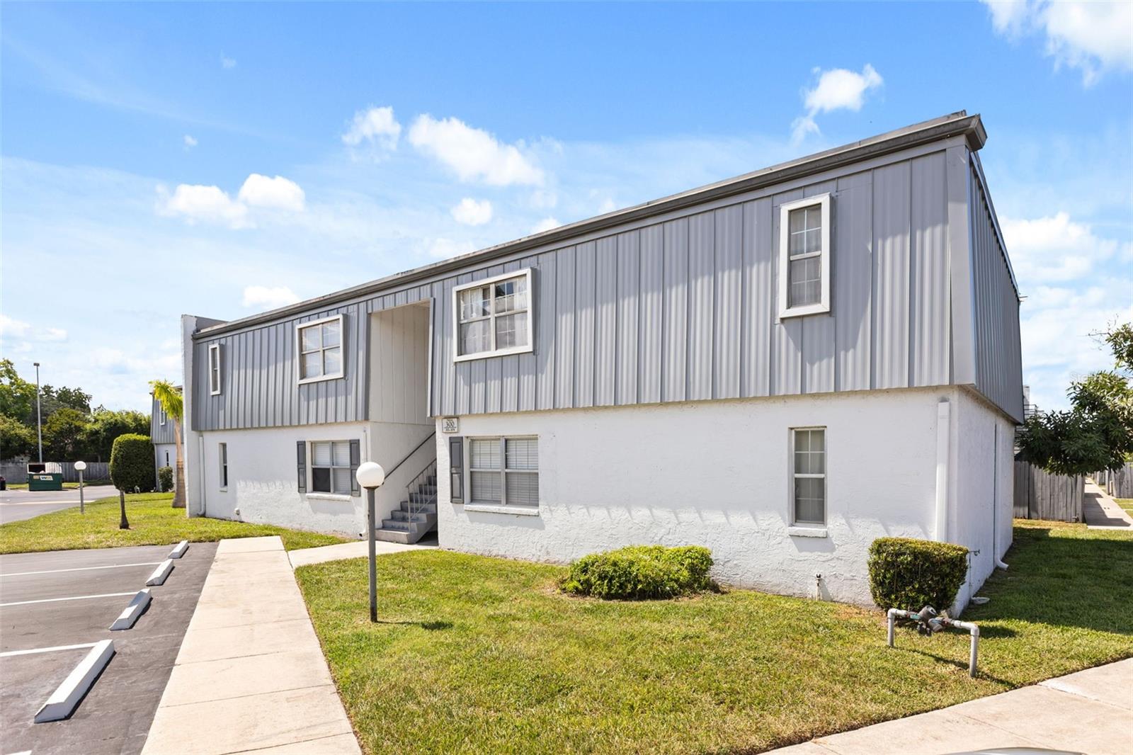 1000 S SEMORAN BOULEVARD Unit 302