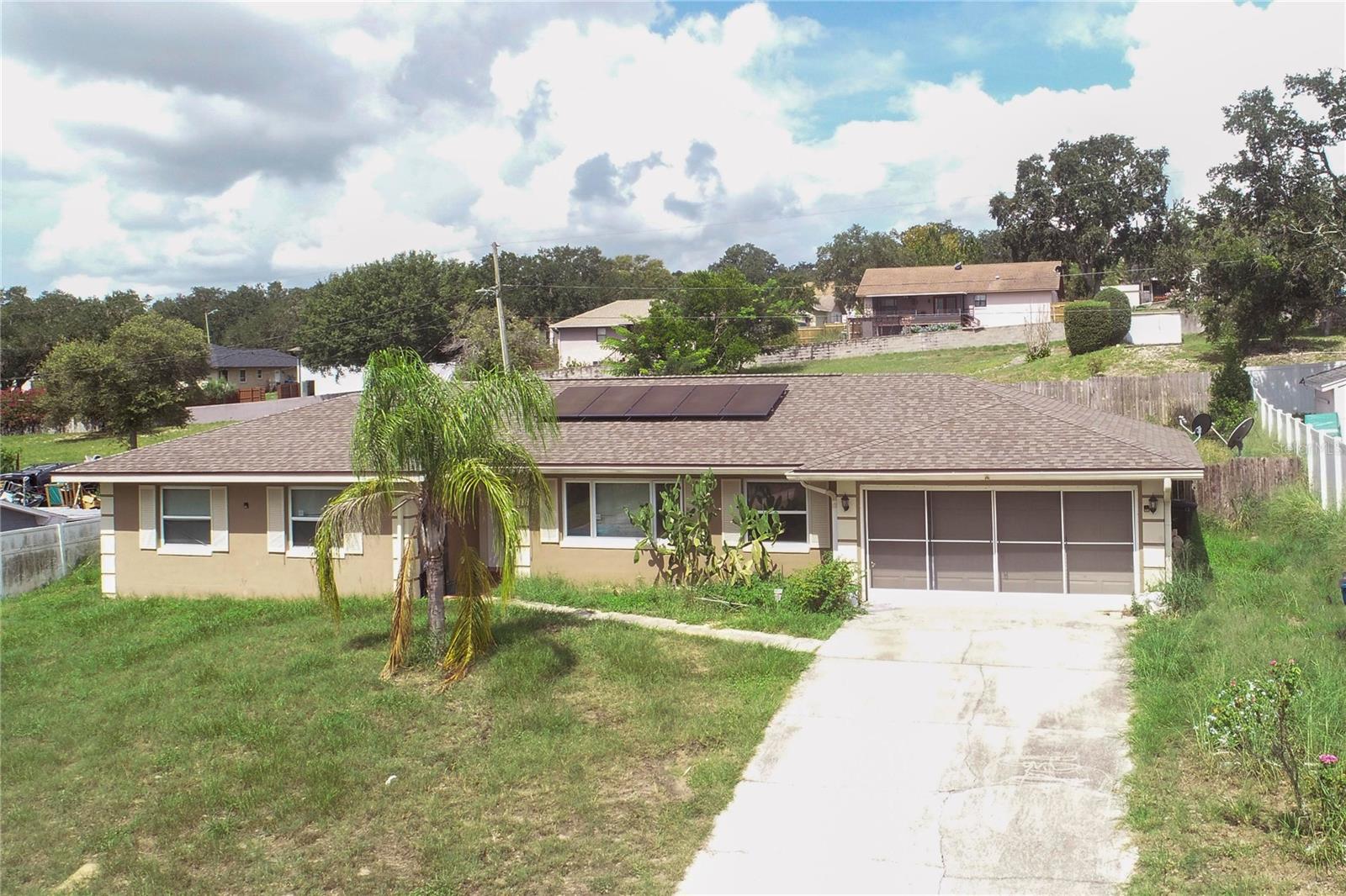 Listing photo 3 for 841 Brentwood Dr