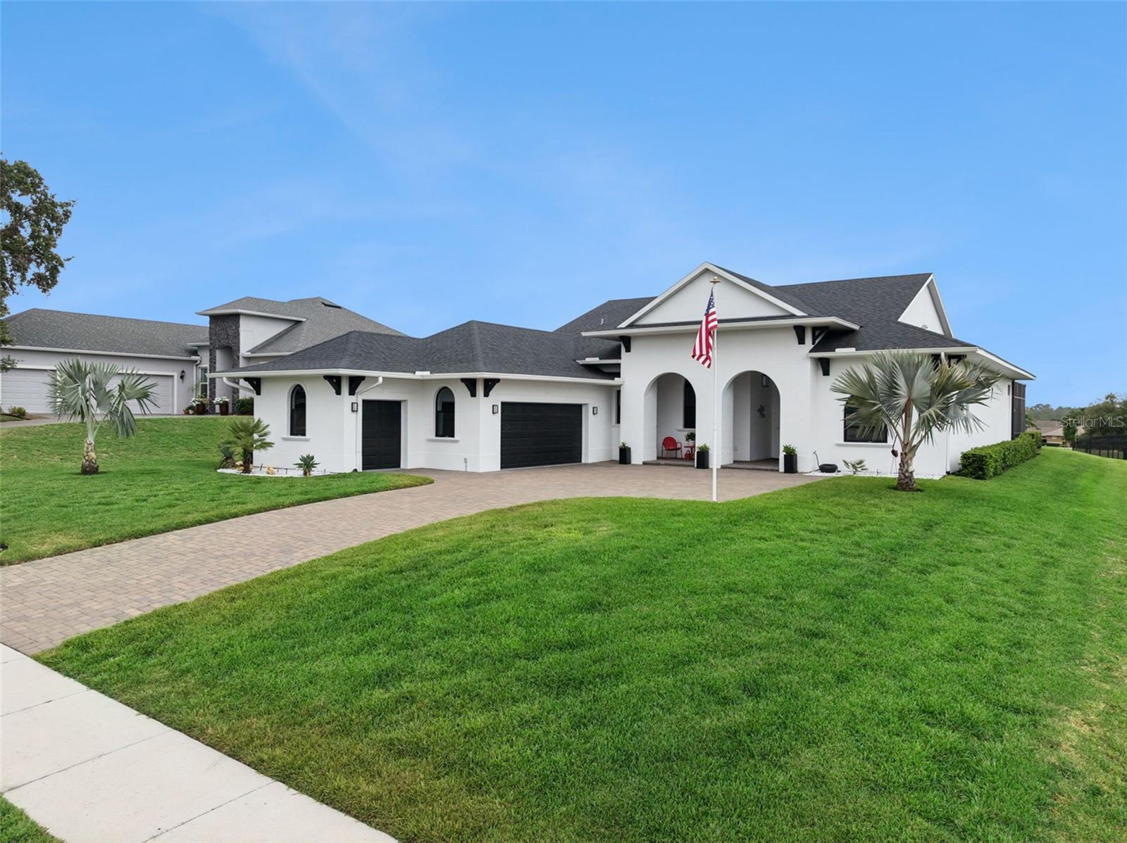 Listing photo 1 for 5141 Greens Dr