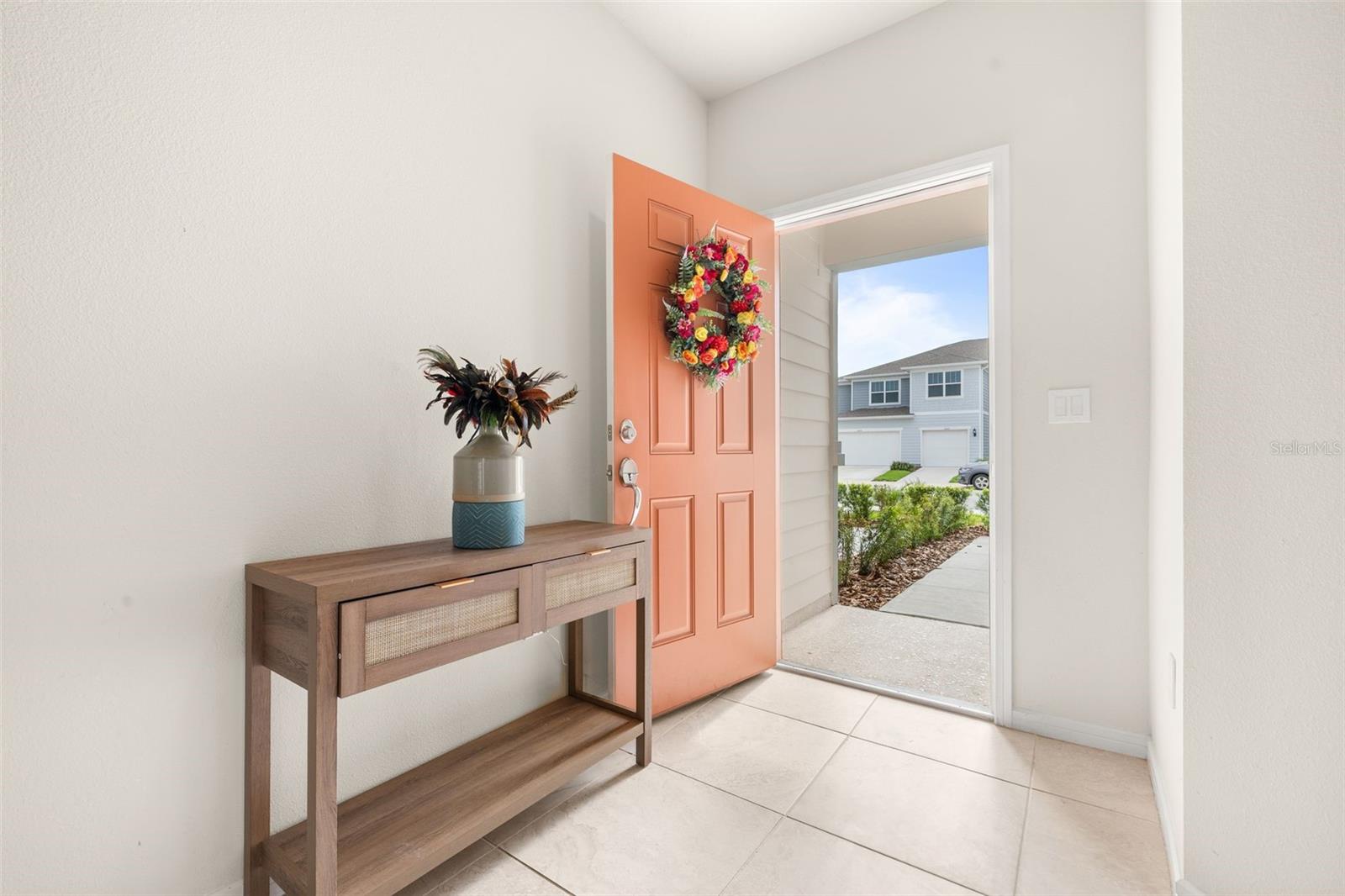 Listing photo 3 for 2615 Winsome Way