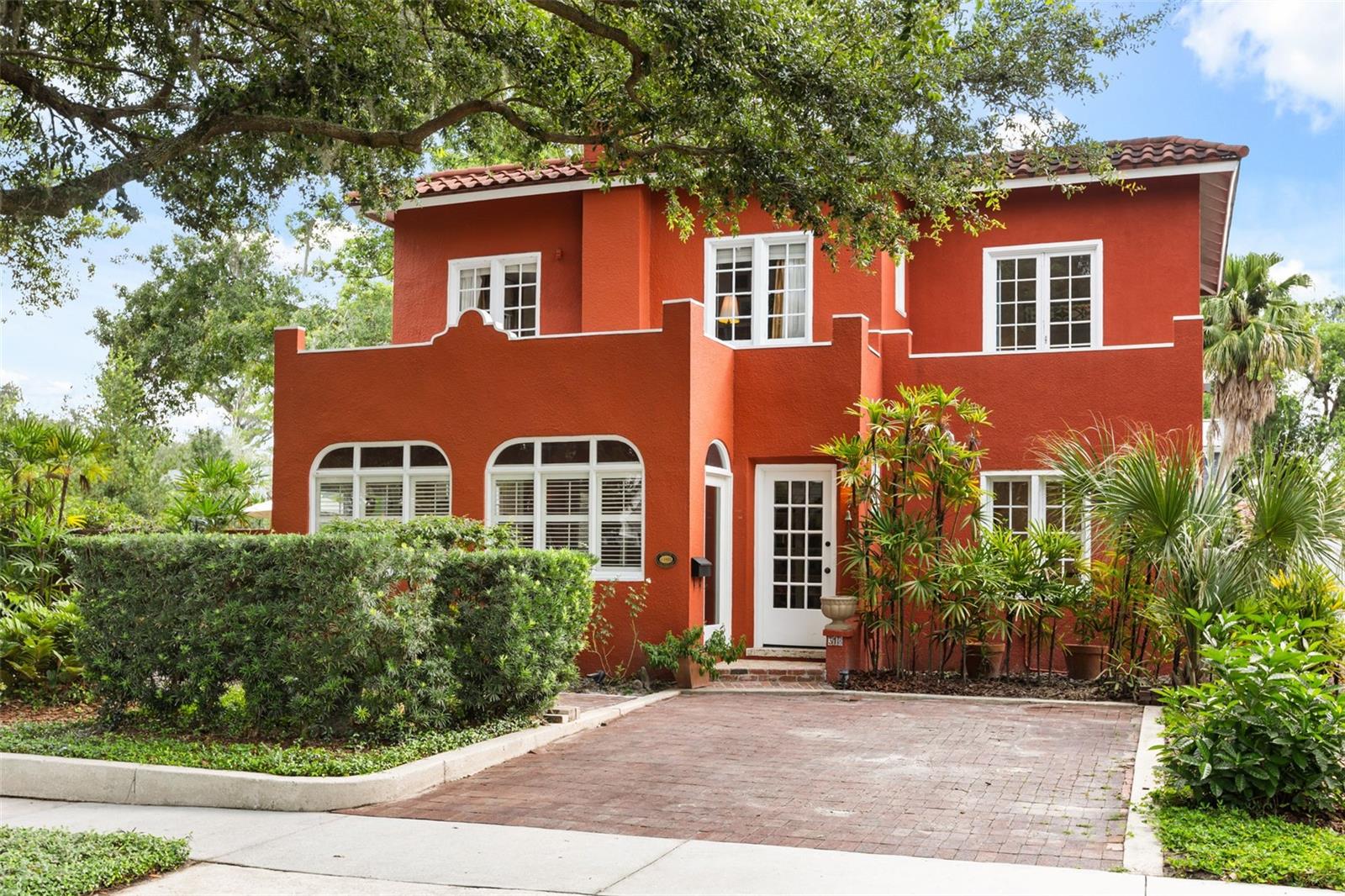 318 VITORIA AVENUE