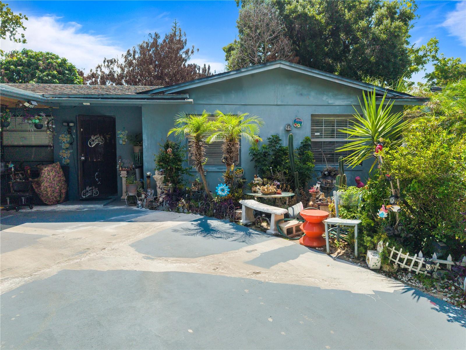 2202 RAVENALL AVENUE