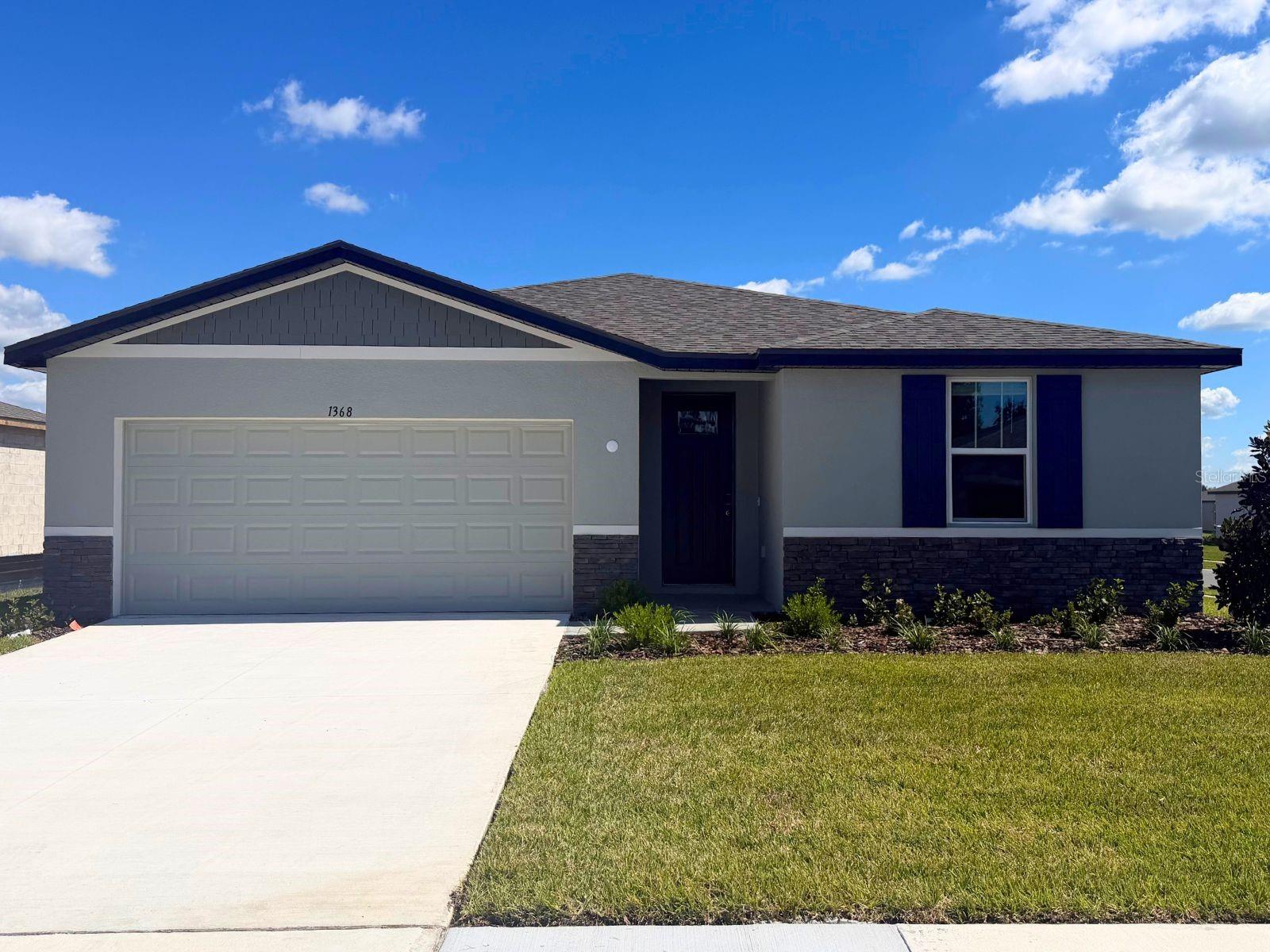 Listing photo 1 for 1368 Oak Valley Dr