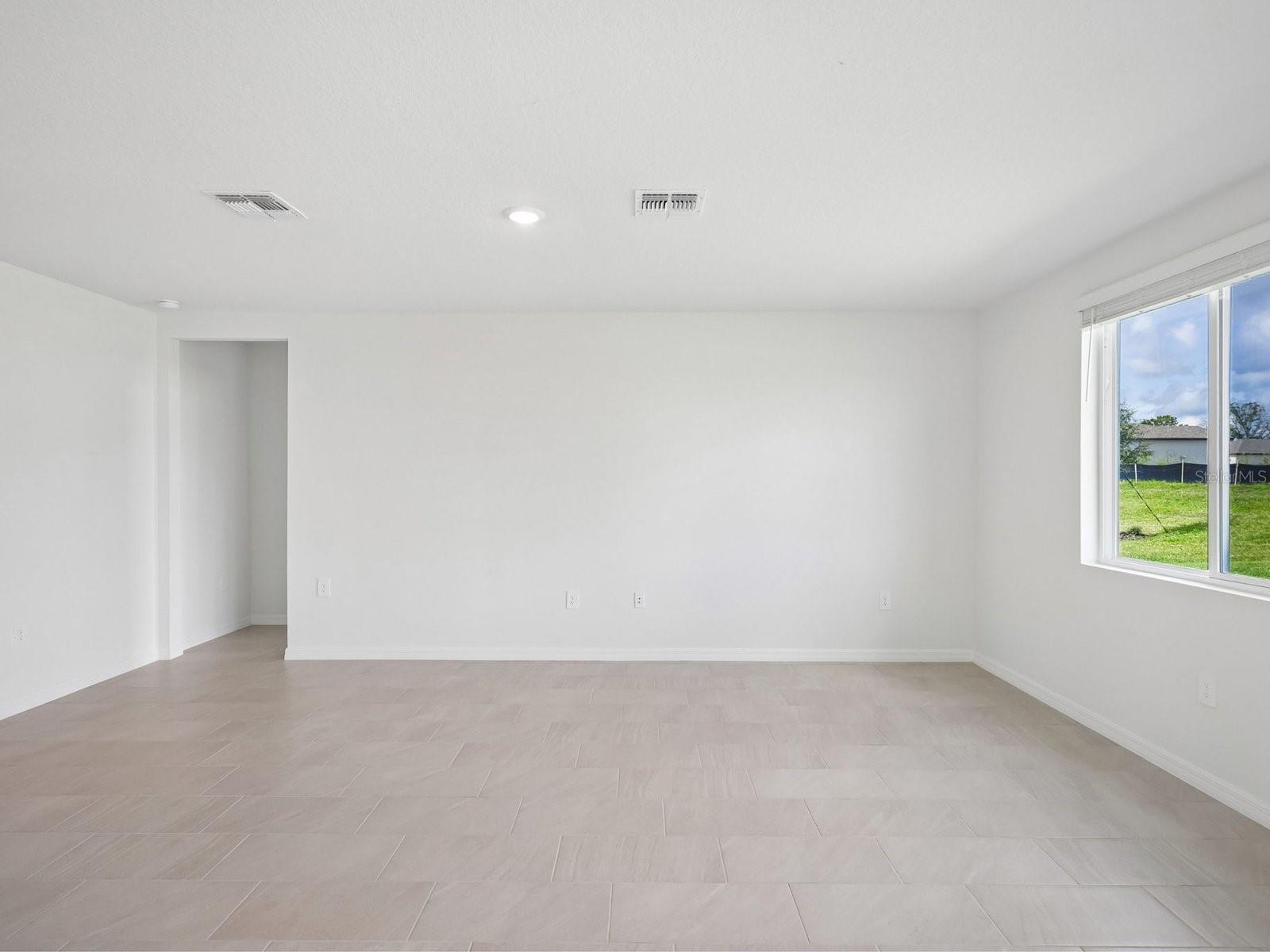 Listing photo 3 for 1369 Oak Valley Dr