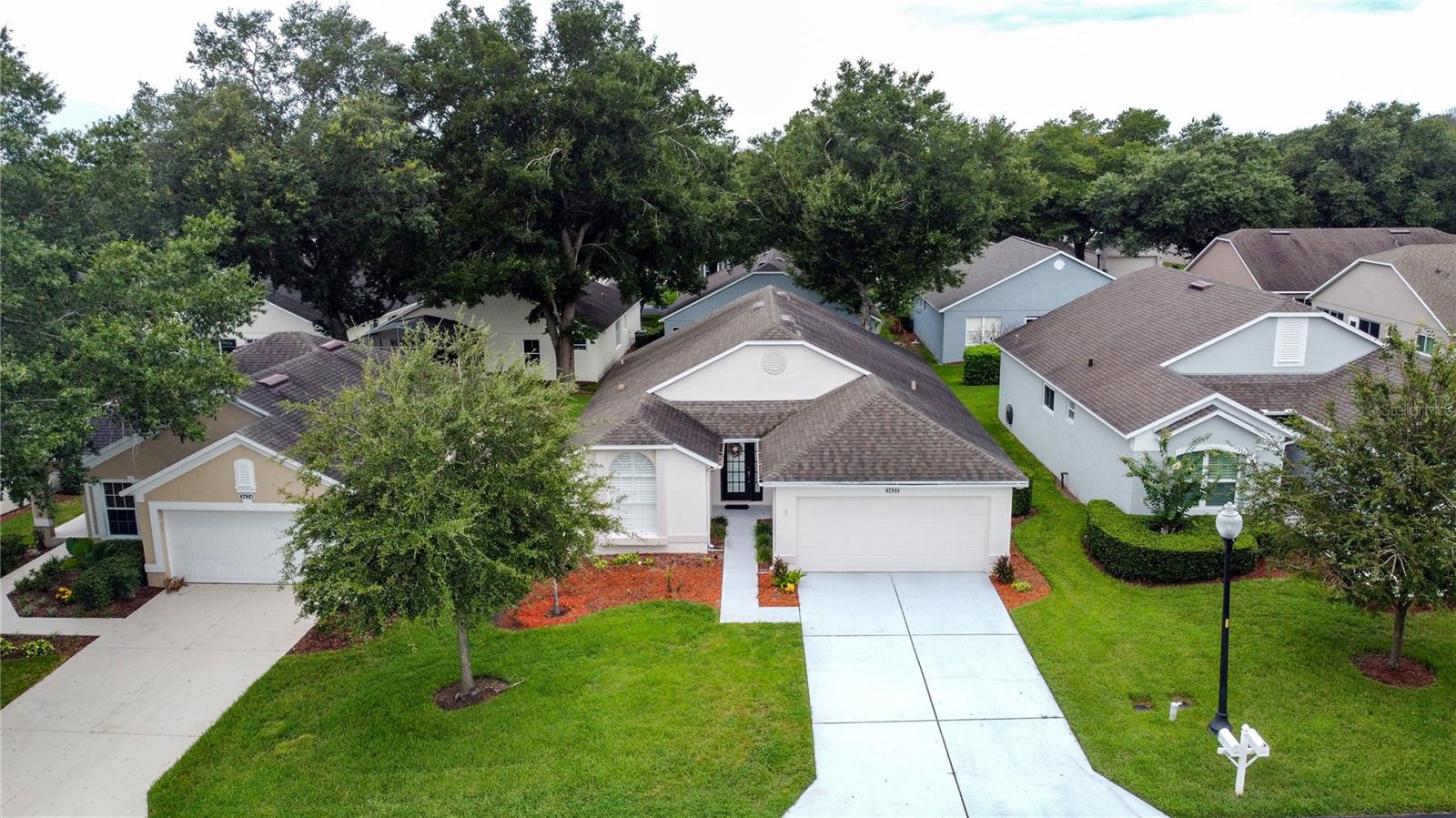 Listing photo 3 for 3622 Westerham Dr
