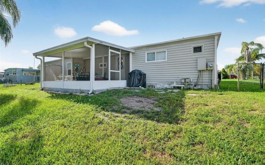 Listing photo 2 for 11905 Linda Ave
