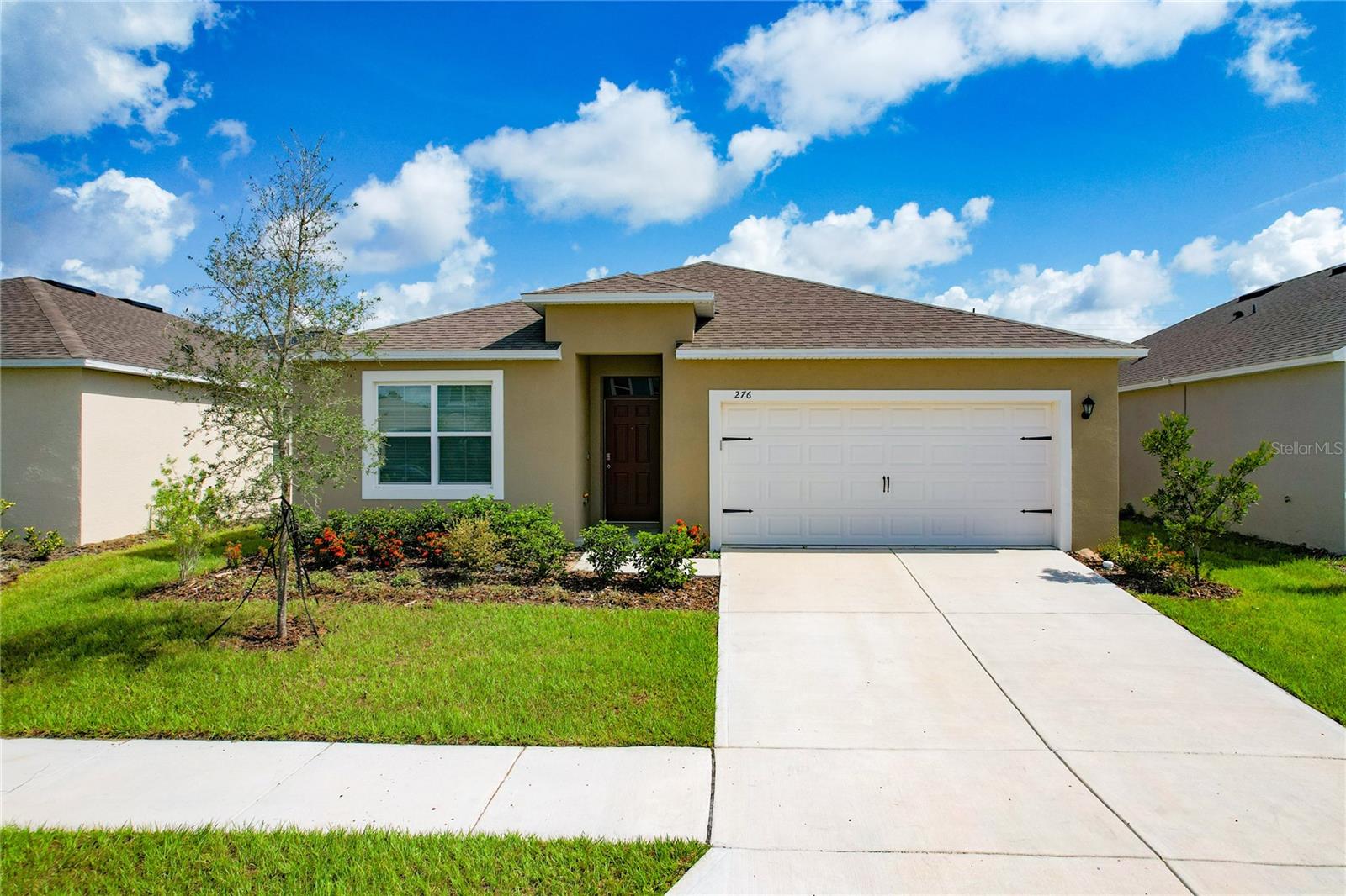 Listing photo 1 for 276 Sofia Ln