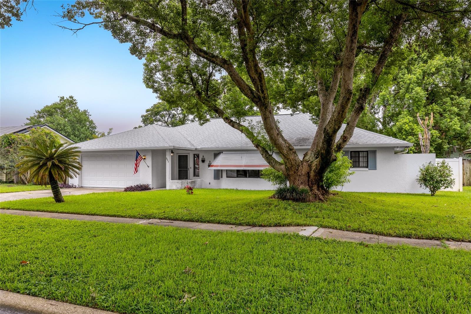 Listing photo 1 for 521 Fernwood Dr