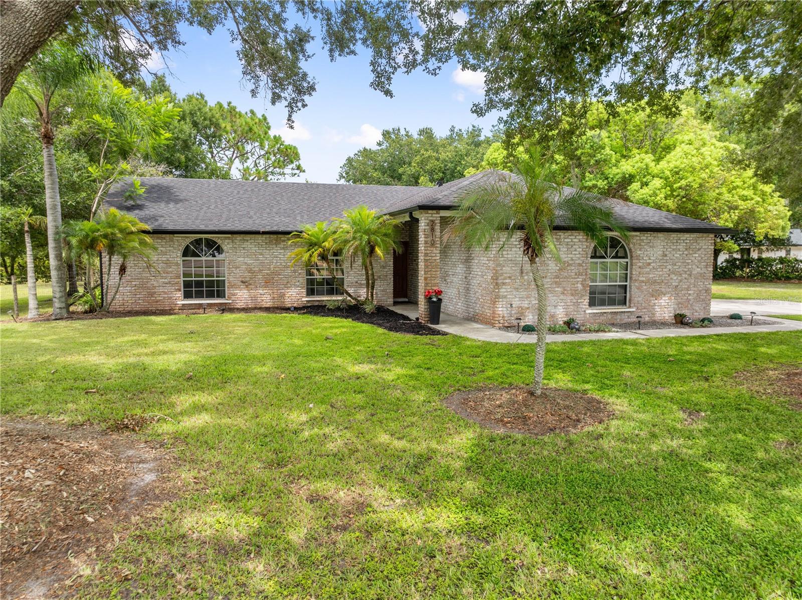 2810 WINDSONG LANE