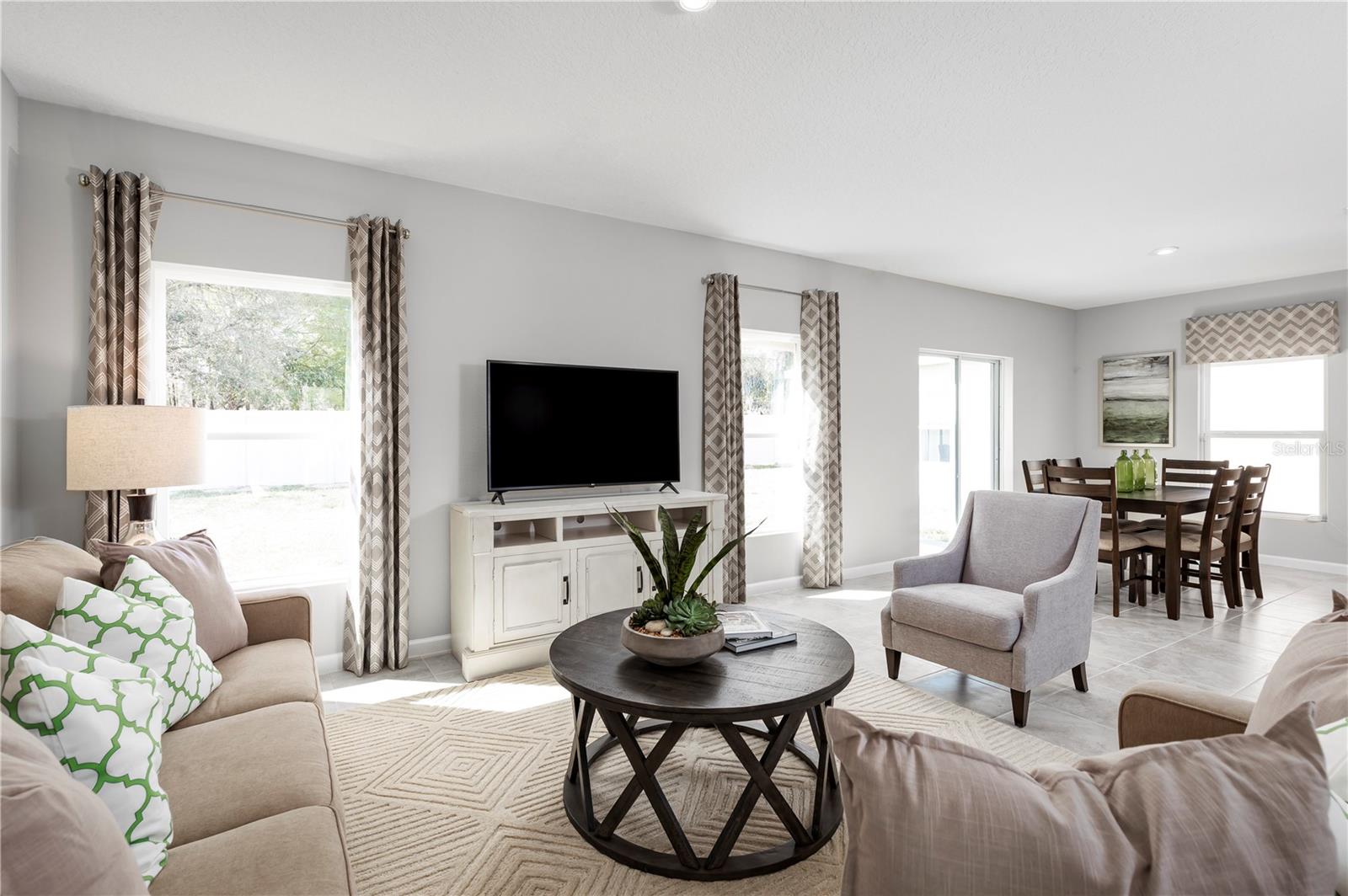 Listing photo 3 for 6938 Sundial Dr