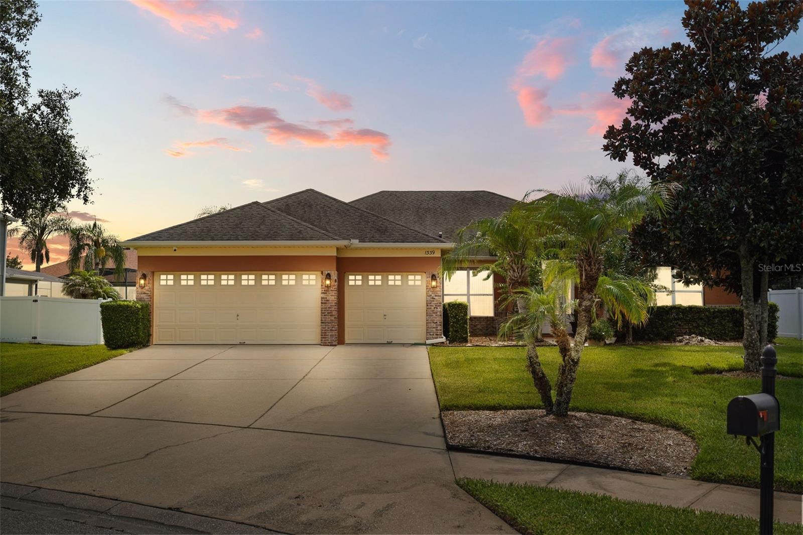 1339 HUNTERMAN LANE