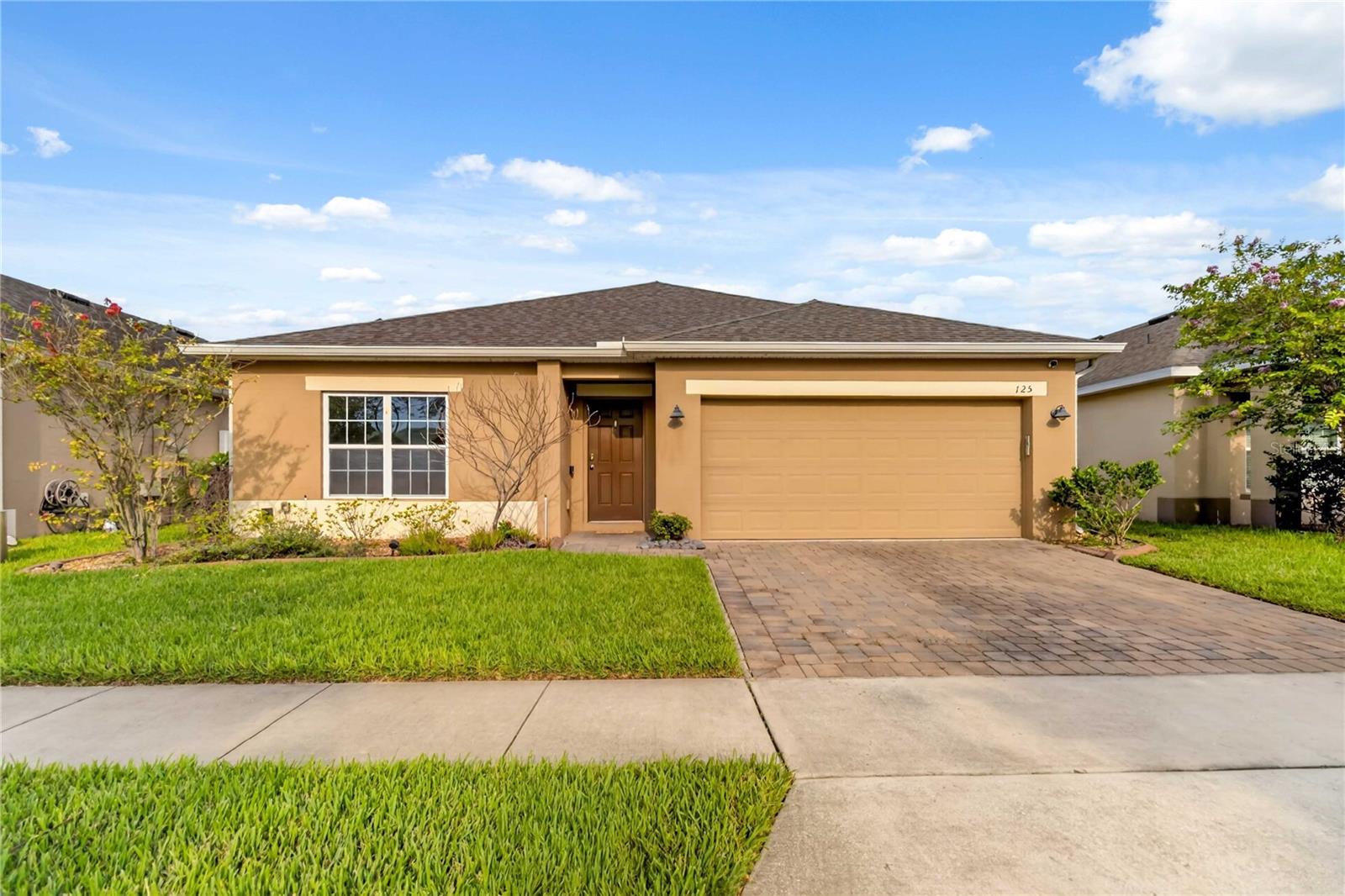 Listing photo 2 for 125 Williamson Dr