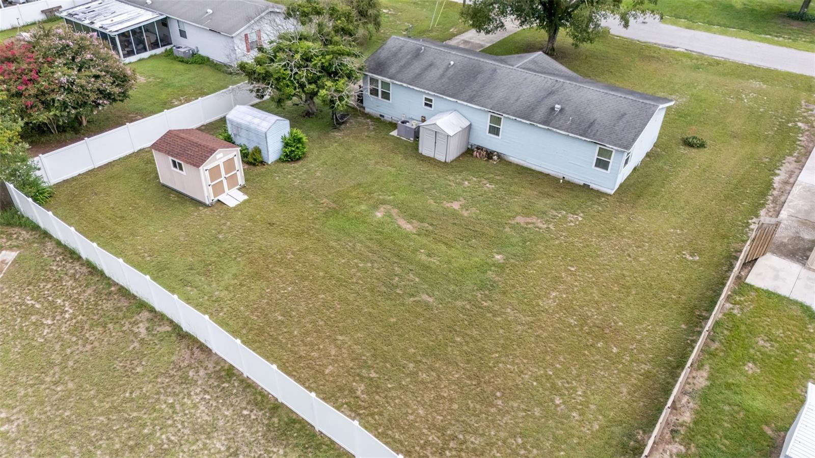 Listing photo 3 for 4416 Meadow Ridge Ave