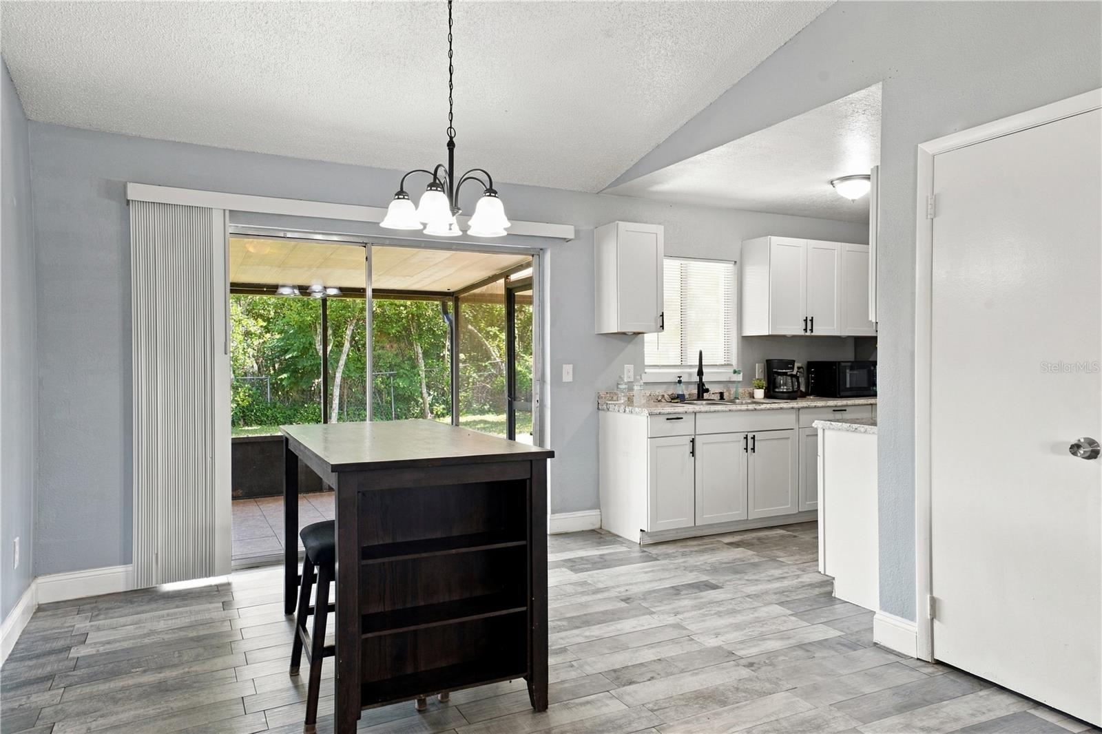 Listing photo 3 for 135 Veracruz Ave