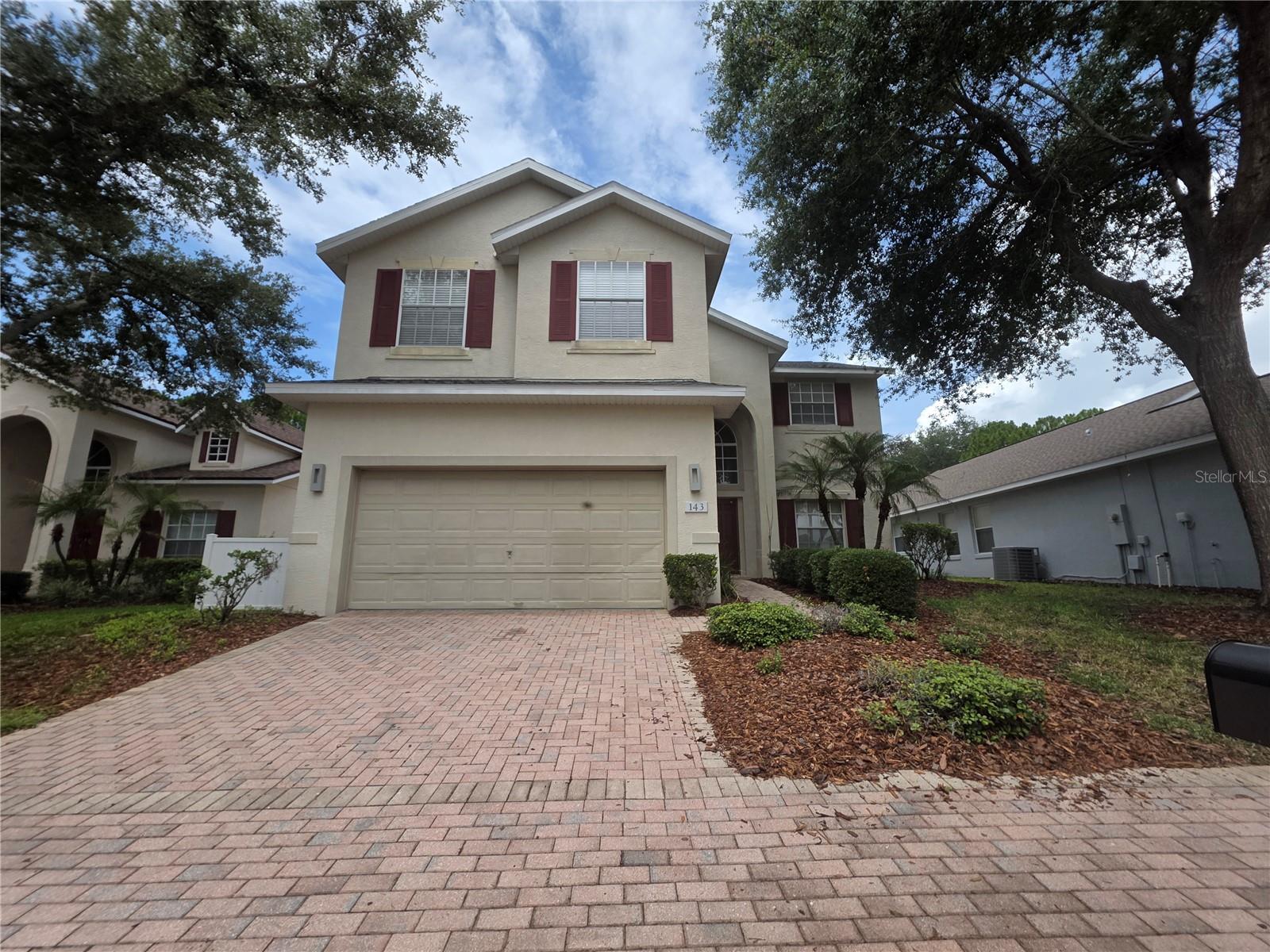 Listing photo 1 for 143 E Windsor Pl