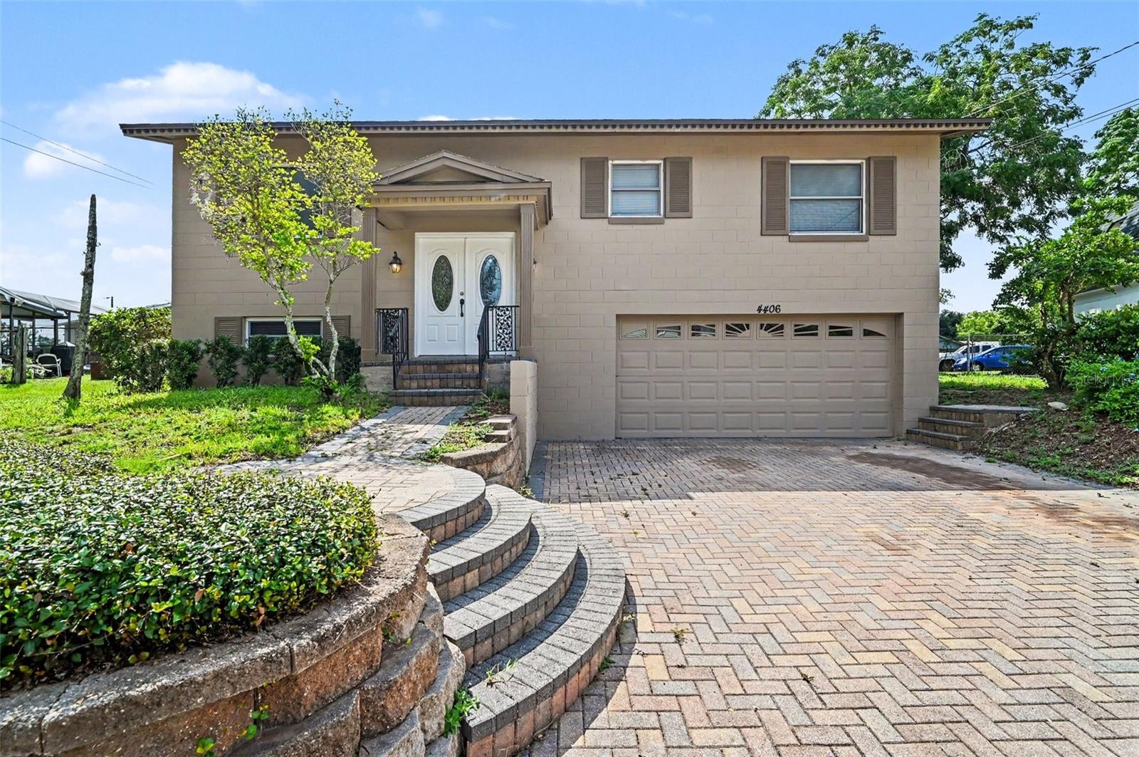 4406 URBAN COURT
