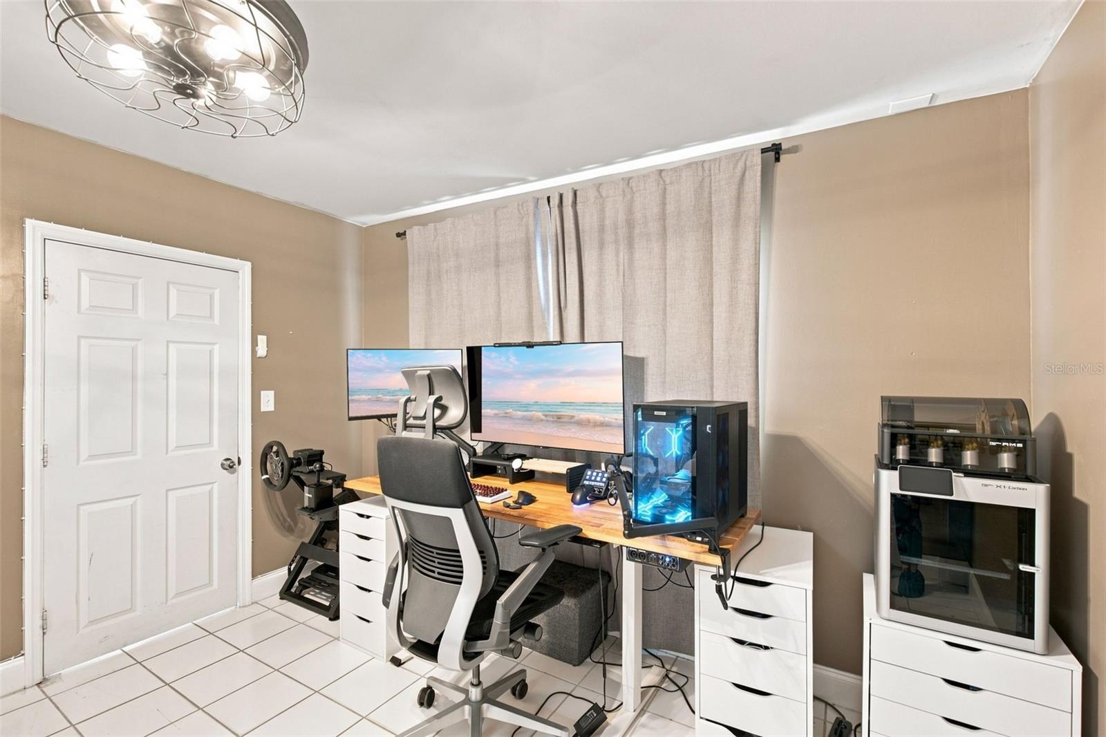 Photo 10