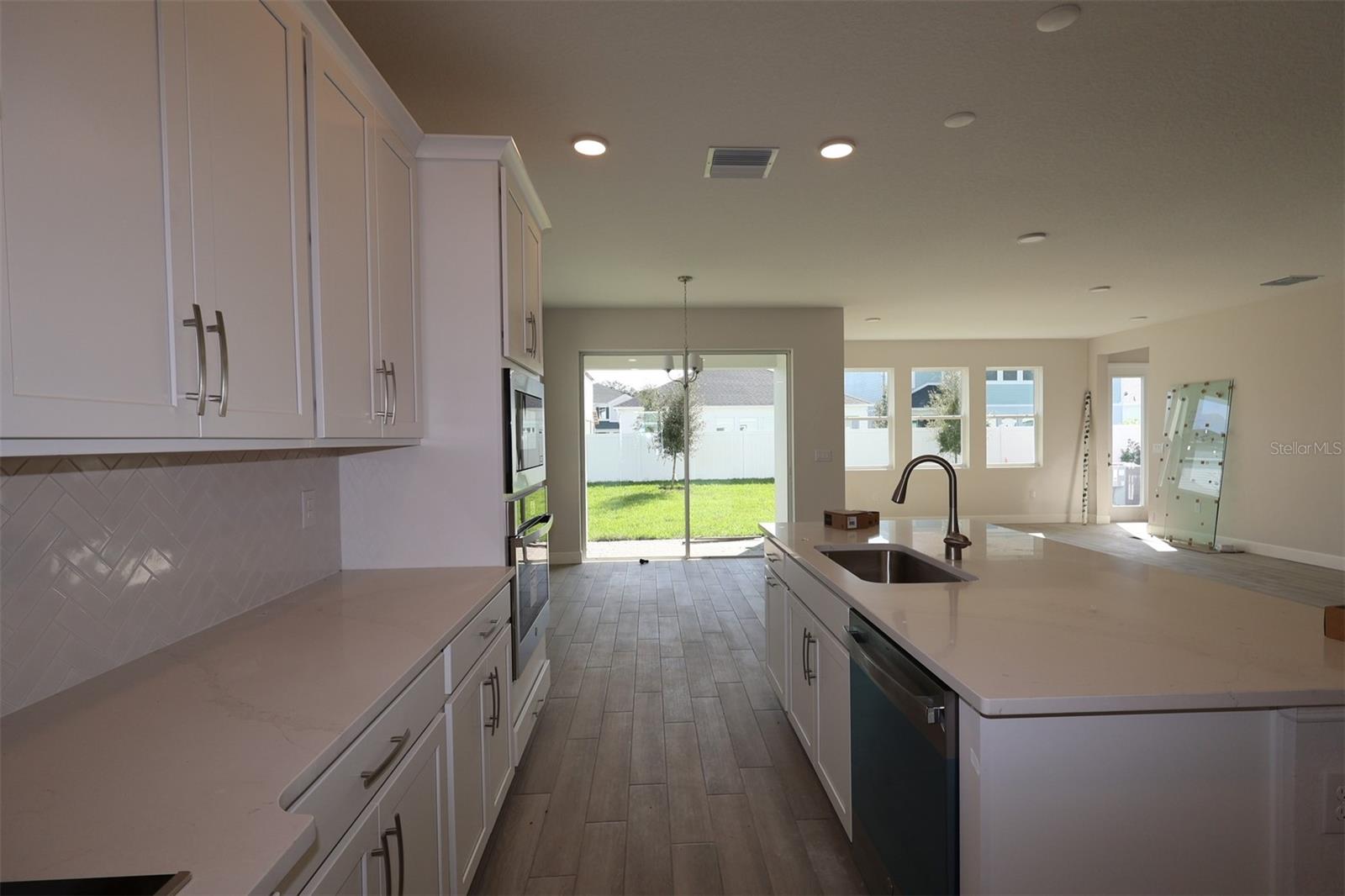 Listing photo 3 for 833 River Stone Trl