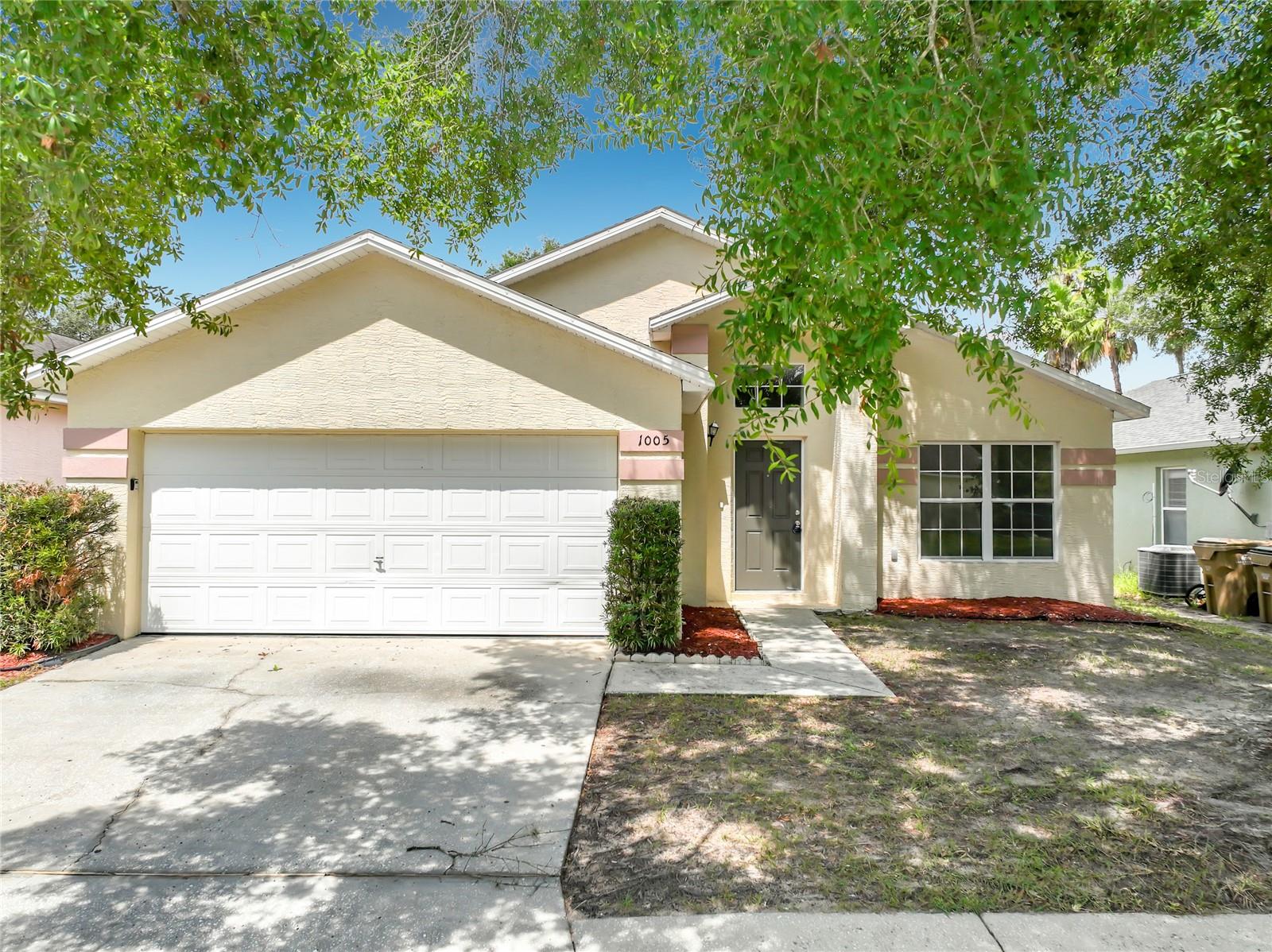 Listing photo 1 for 1005 Winding Water Way