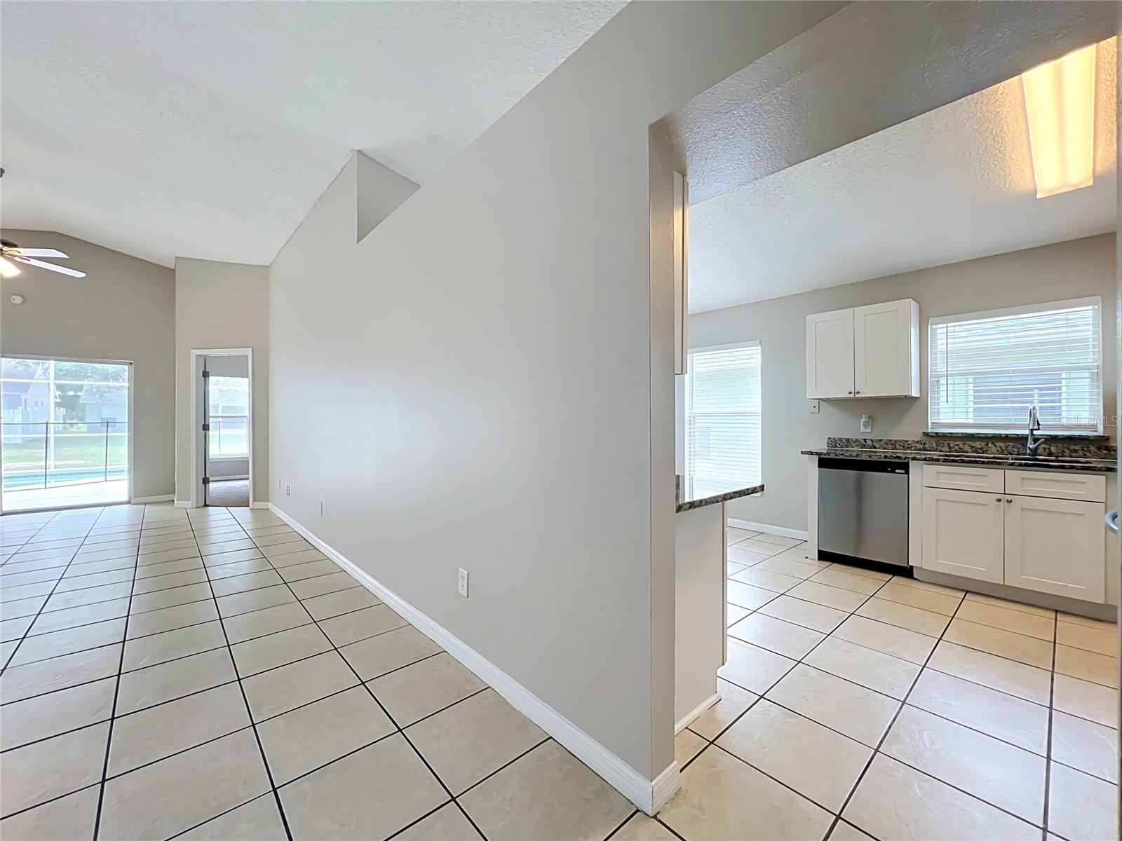 Listing photo 3 for 1005 Winding Water Way