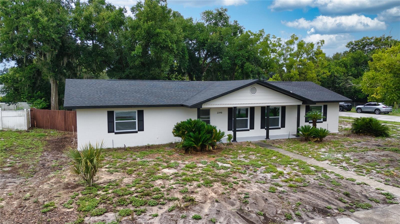 Listing photo 1 for 2390 Northland Rd