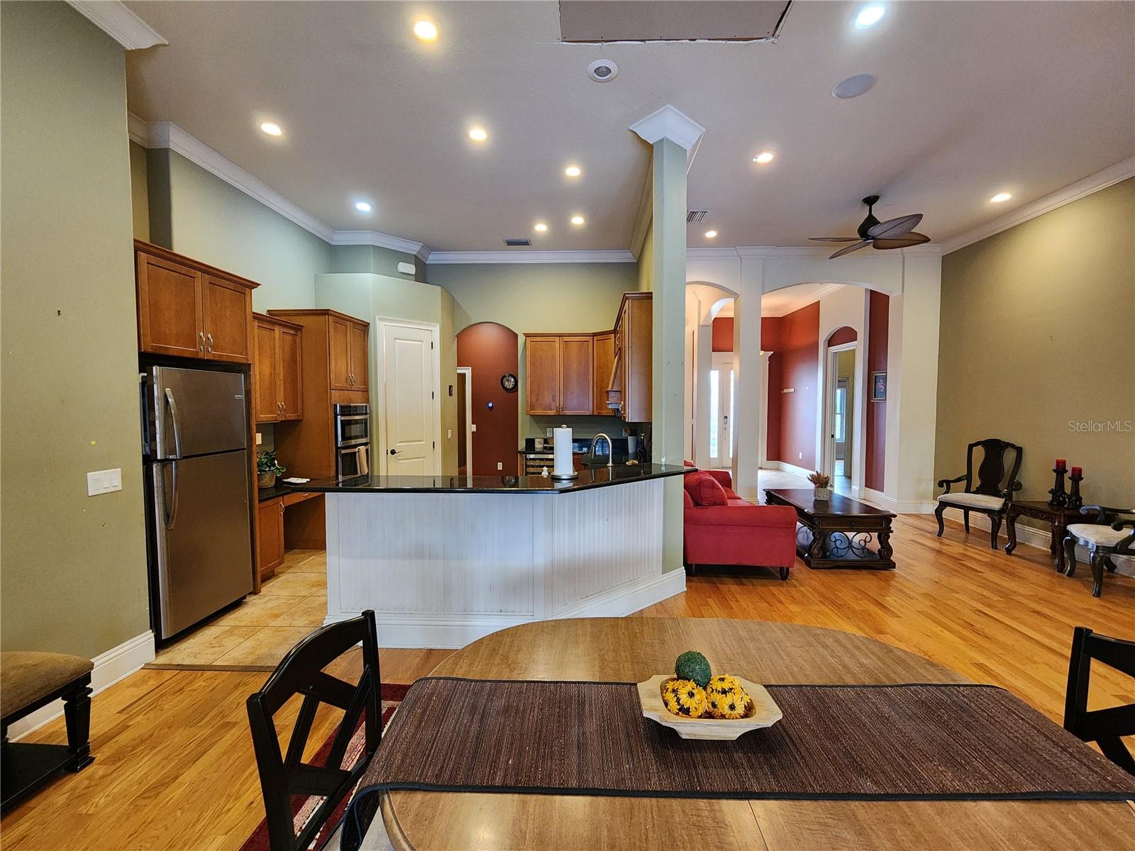 Listing photo 3 for 2832 Vintage View Loop