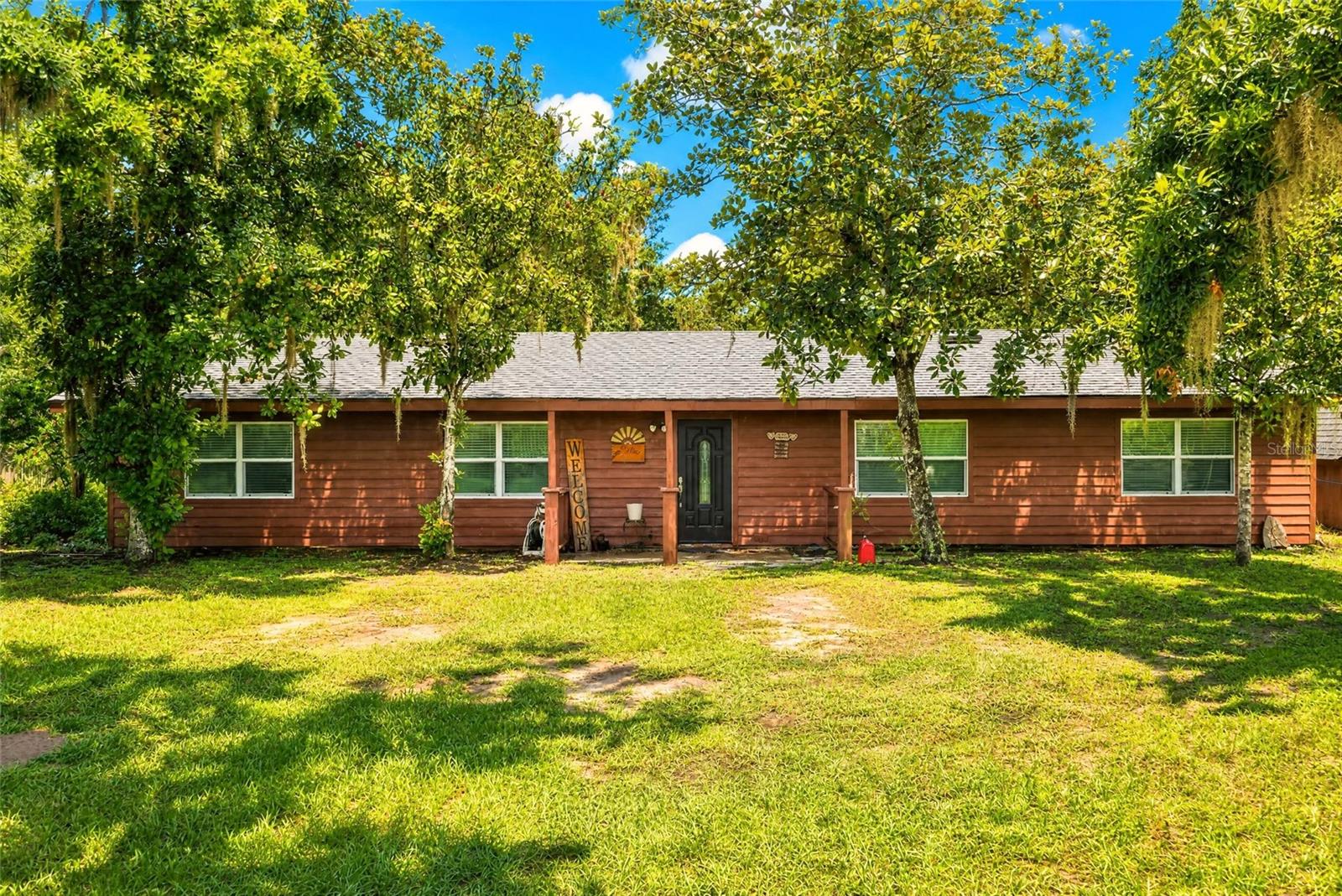 Listing photo 1 for 35446 Fouraker Dr