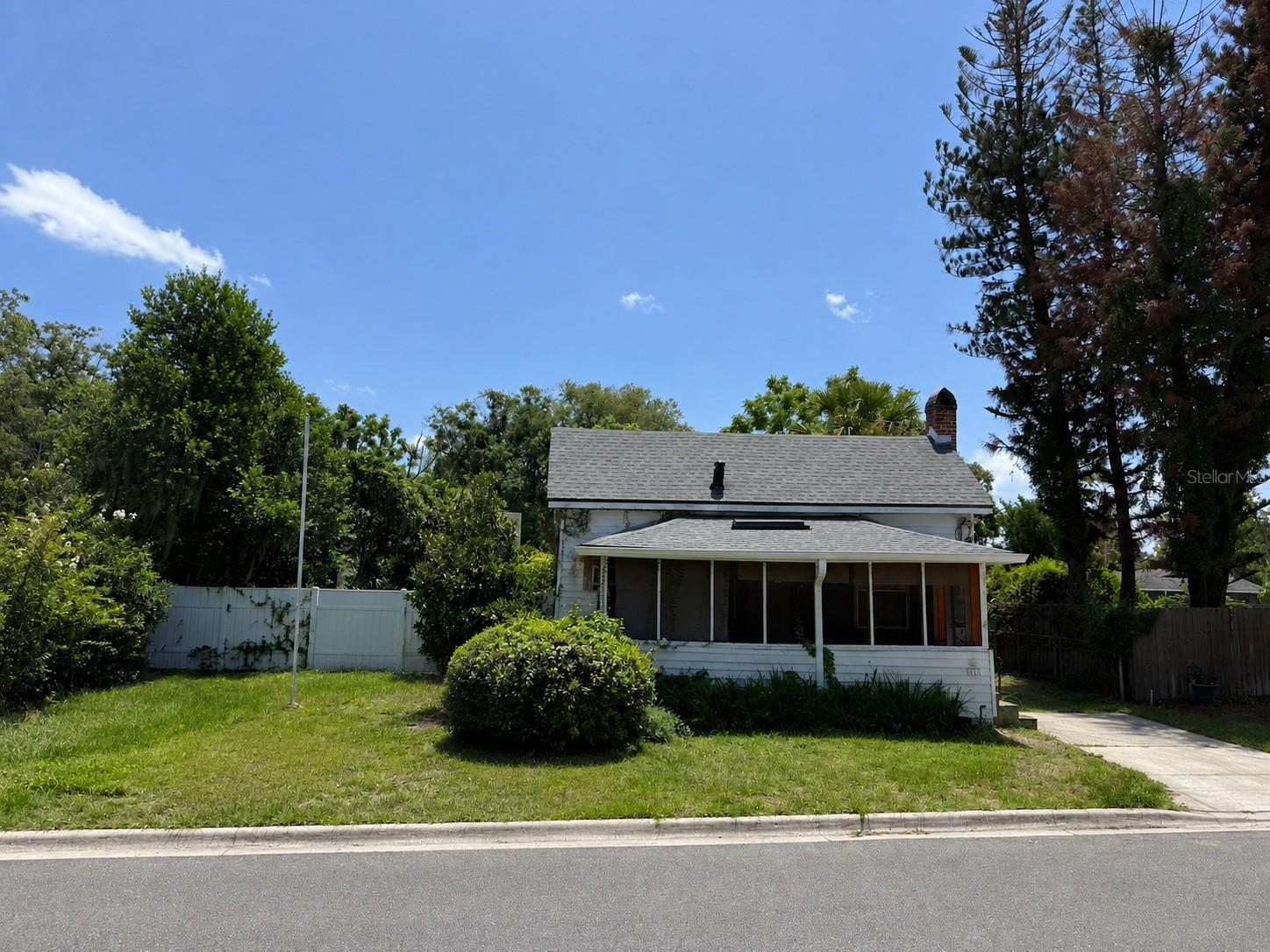 1101 N HAMPTON AVENUE