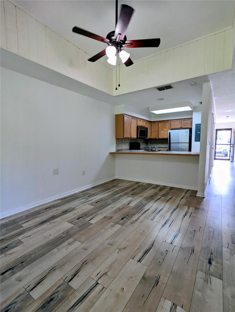 Listing photo 2 for 6125 Topher Trl #62a