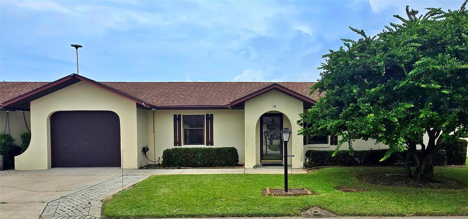 Listing photo 2 for 41 N 20th St #18