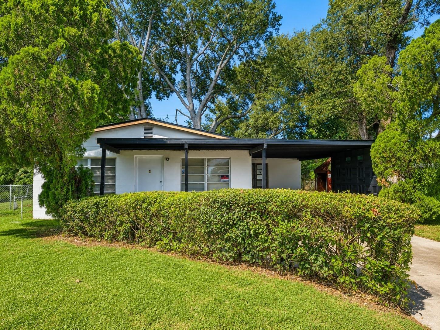 Listing photo 1 for 7206 Mandarin Dr