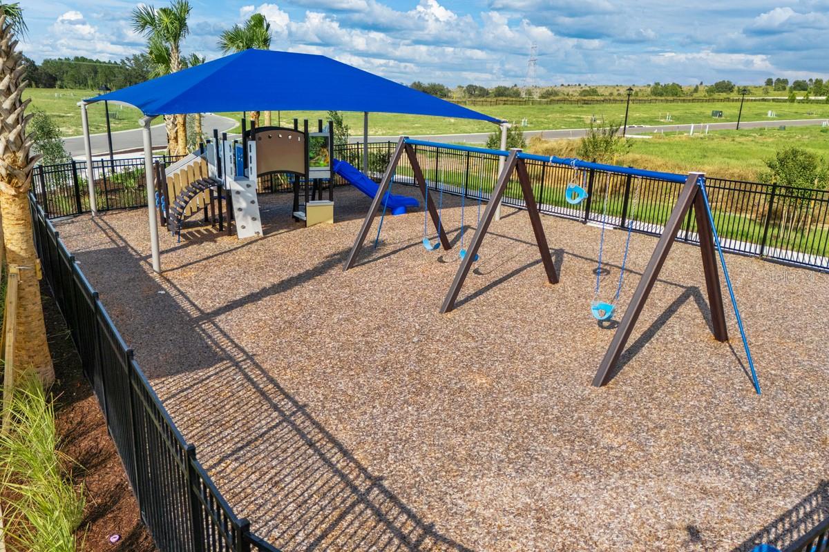 Listing photo 3 for 24051 Mortimer Way