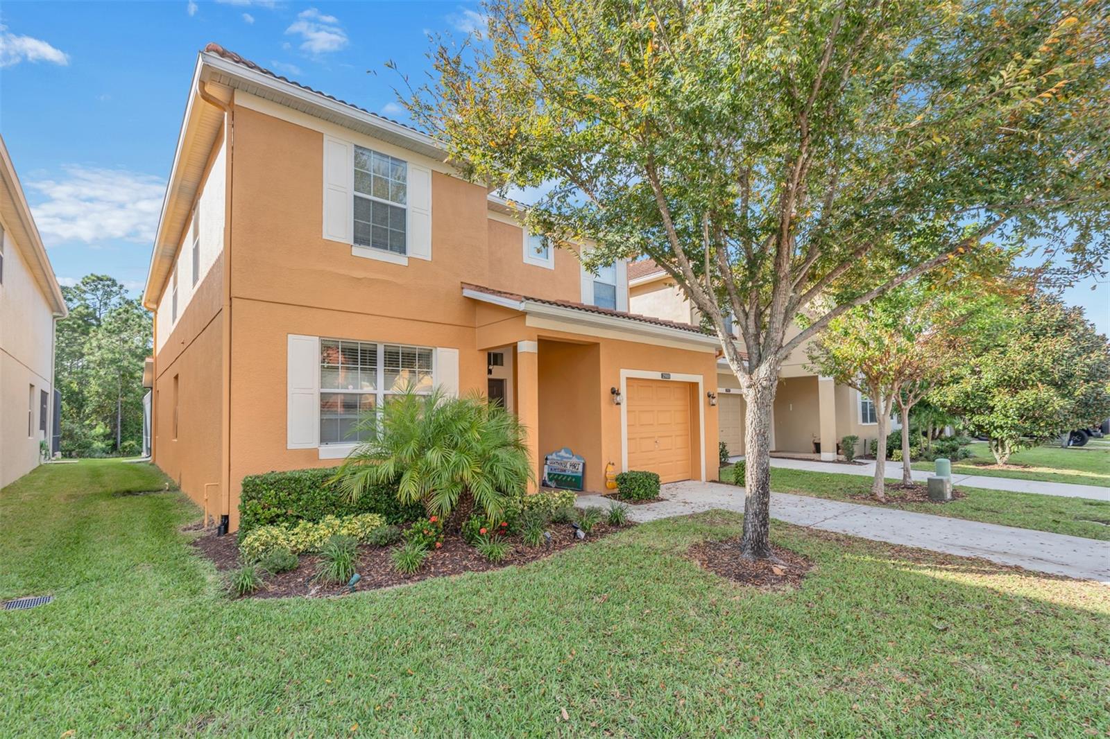 2908 BANANA PALM DRIVE