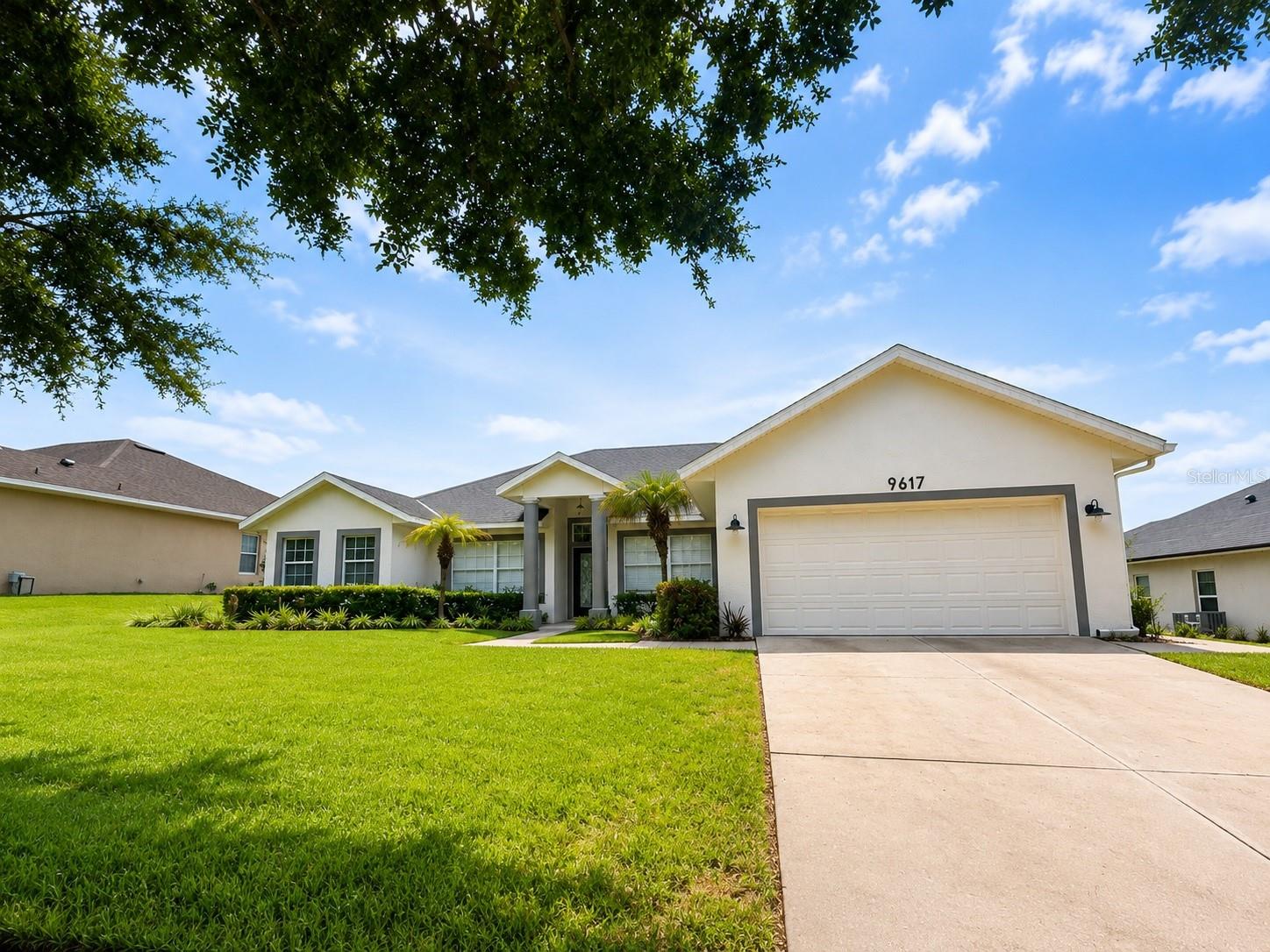 Listing photo 1 for 9617 Spring Lake Dr