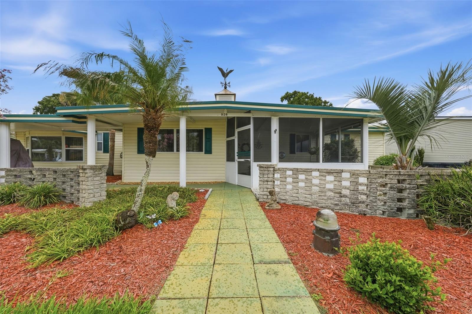 Listing photo 2 for 928 Morningview Dr