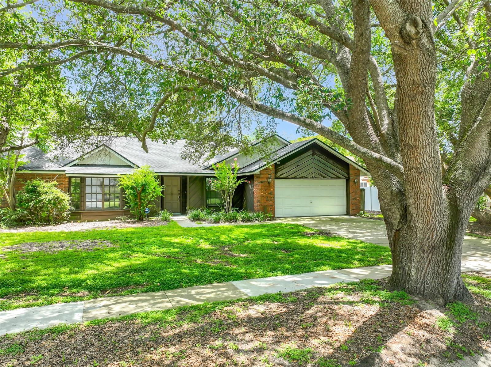 1532 SACKETT CIRCLE