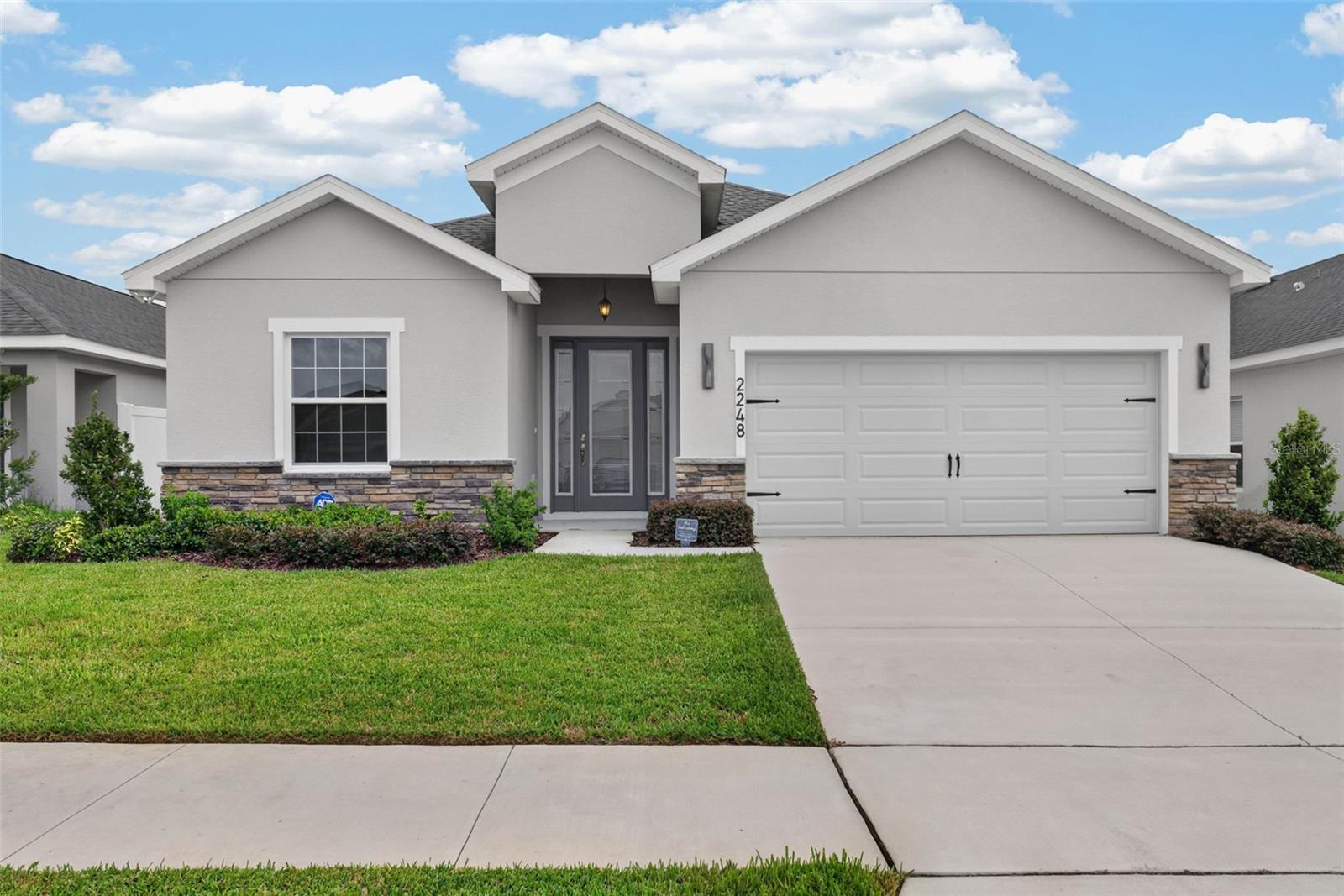 Listing photo 2 for 2248 Orchid Dr