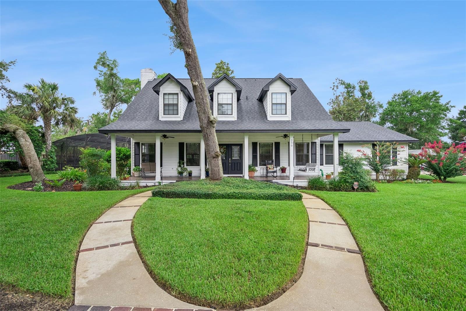 290 MANOR OAKS COURT
