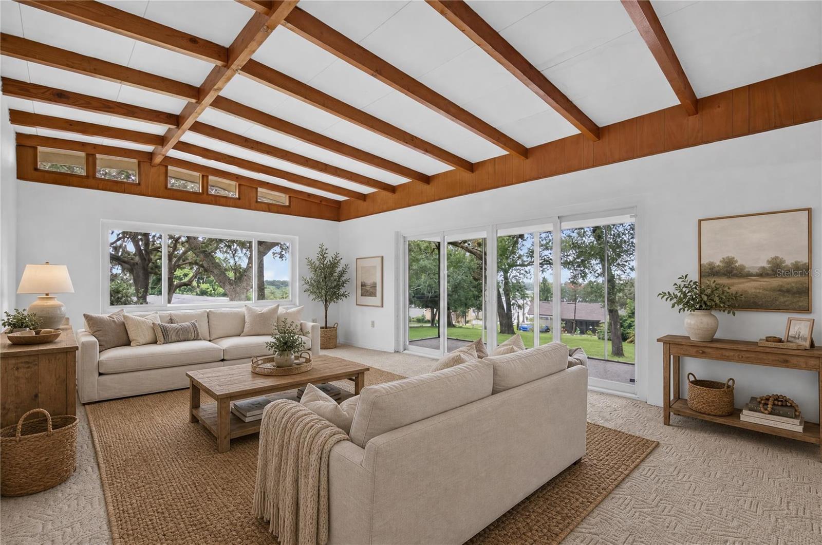 Listing photo 3 for 2435 Broadvue Ave