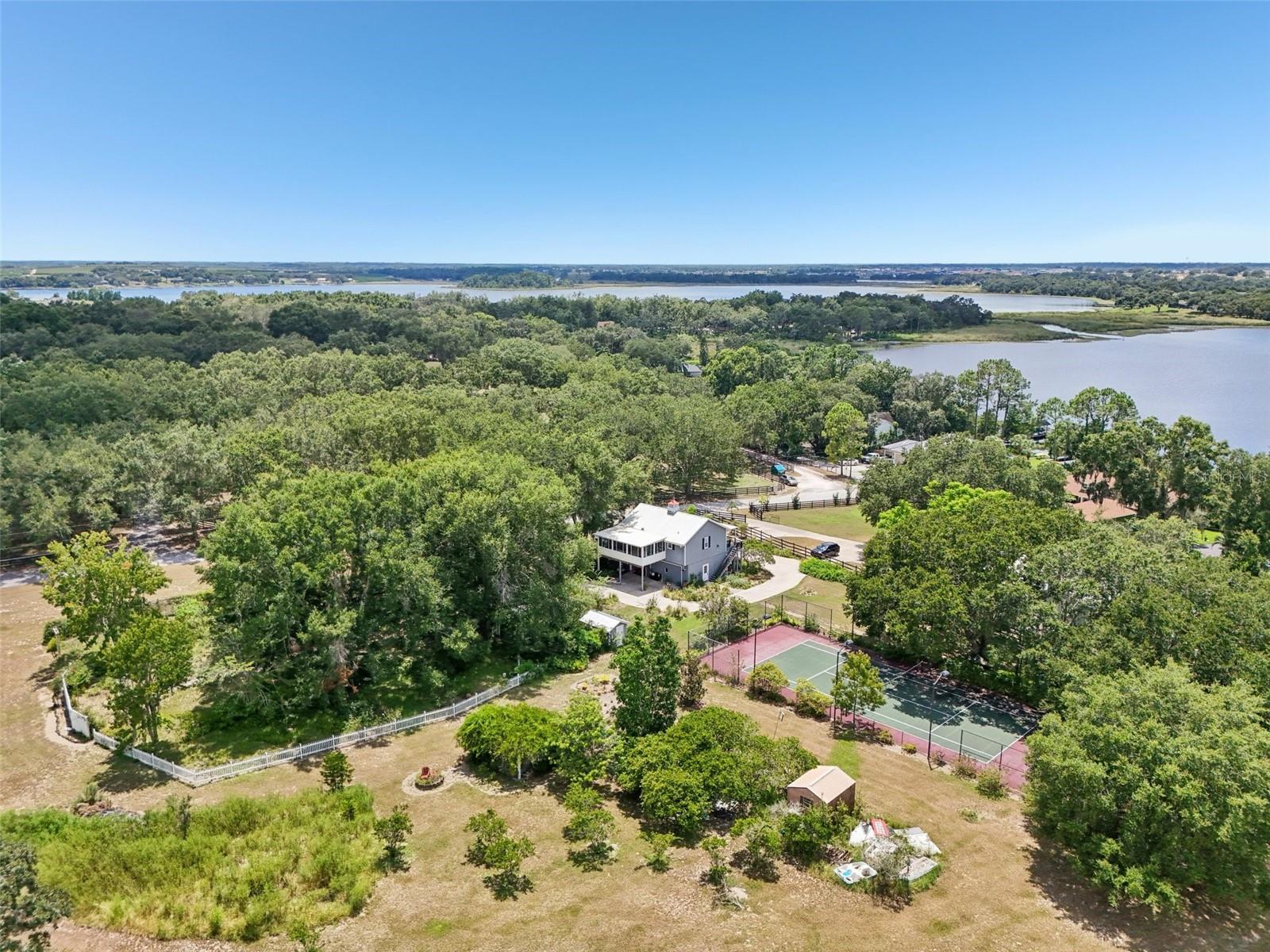 Listing photo 1 for 18249 Rose St