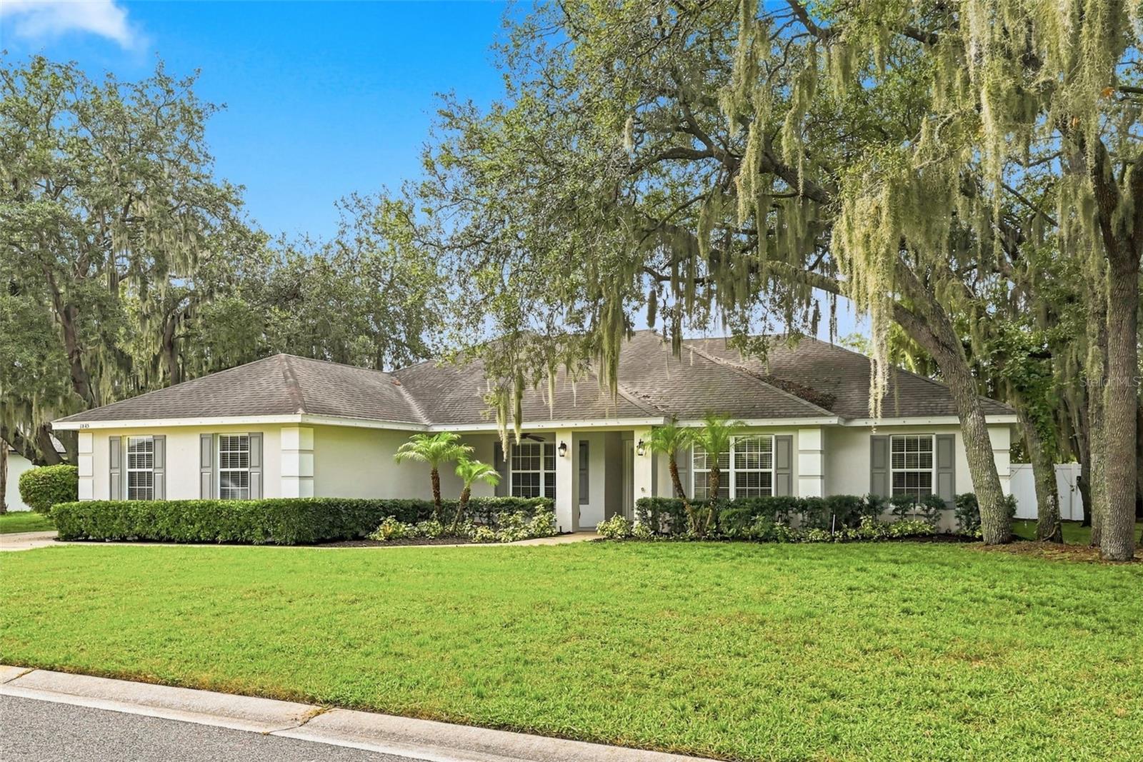 Listing photo 2 for 1845 Farrington Dr