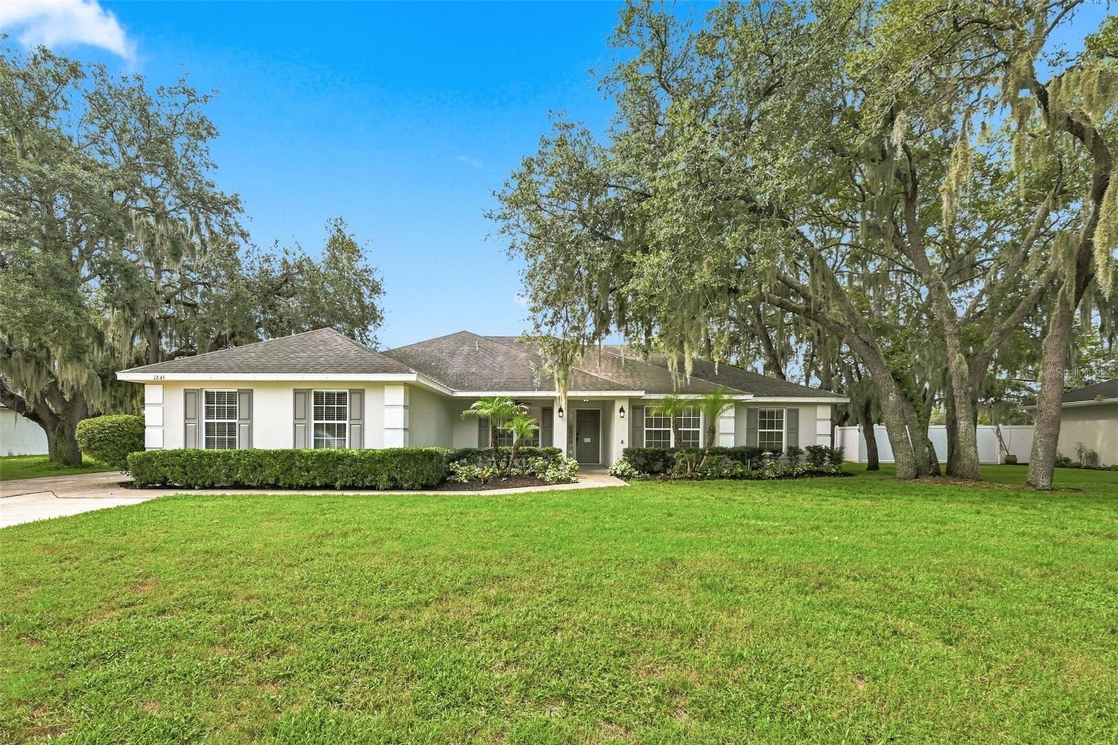 Listing photo 1 for 1845 Farrington Dr