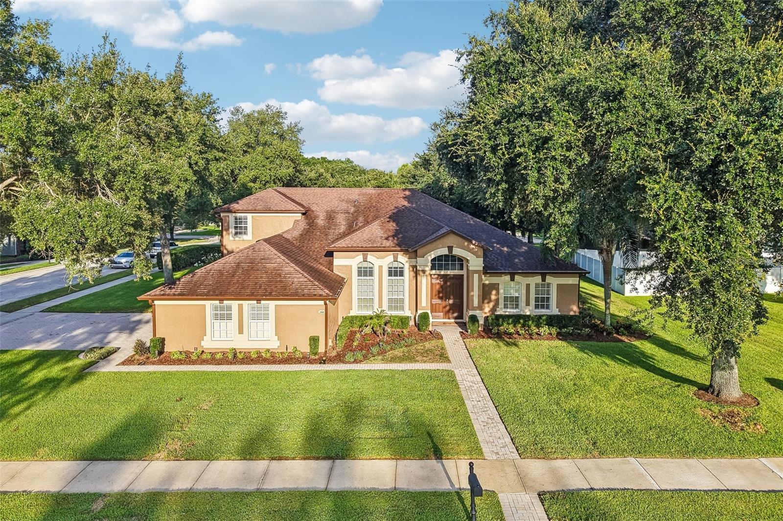 2947 CEDAR CREST DRIVE