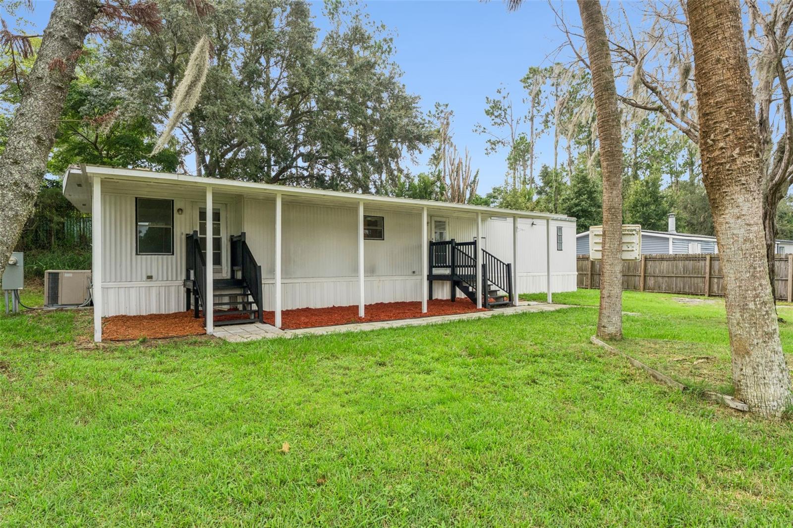 Listing photo 2 for 16842 Elderberry Dr
