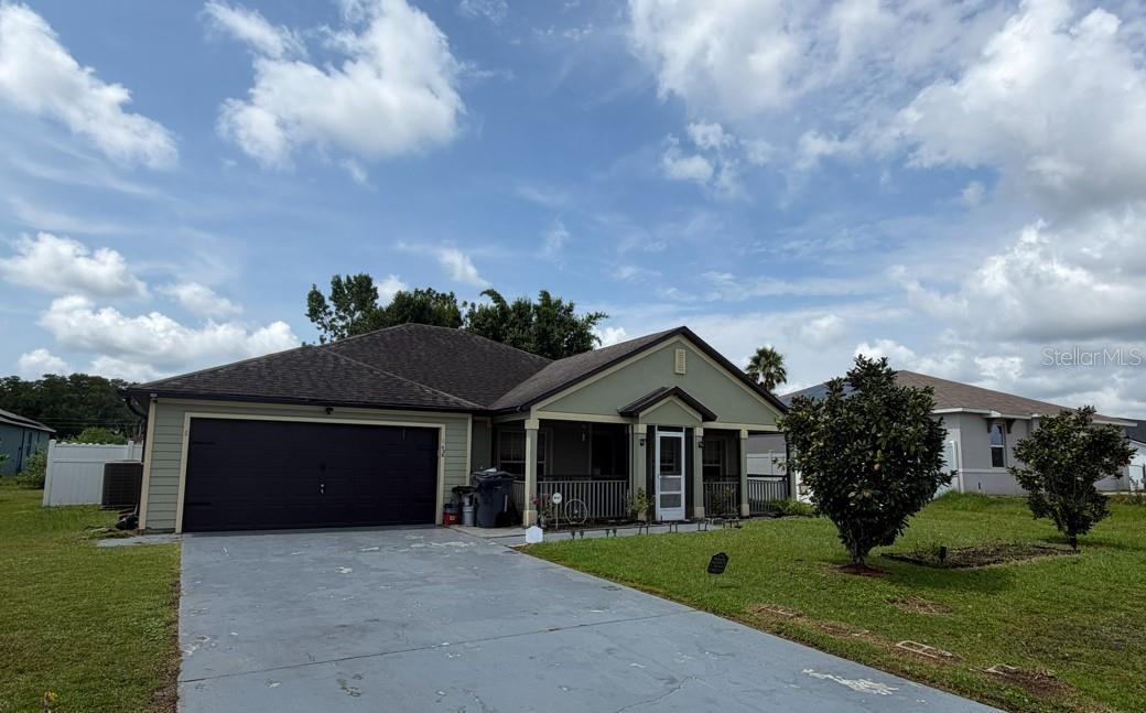 Listing photo 2 for 426 Bar Ct