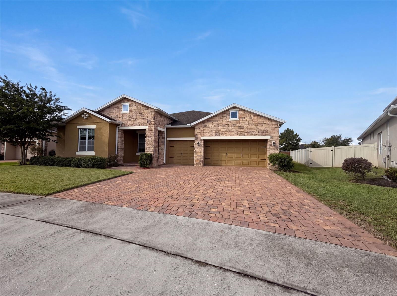918 BLACKTHORN DRIVE